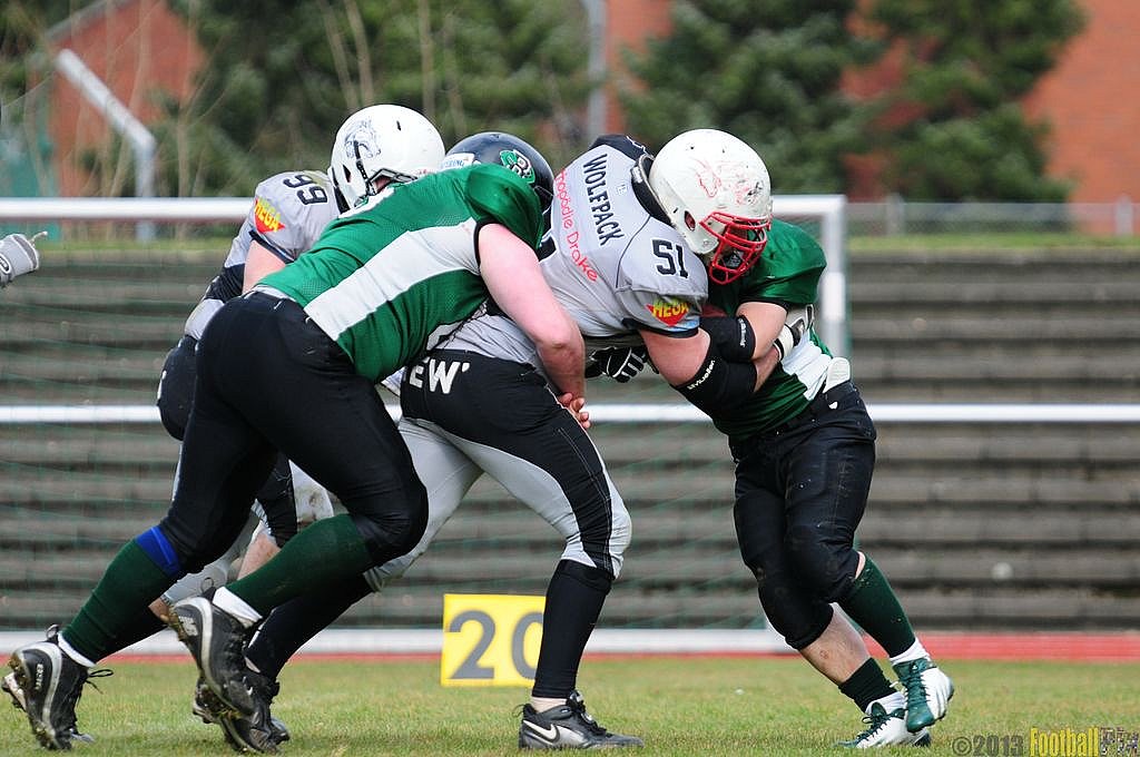 		Rheine Raptors vs. Mnchengladbach Wolfpack  - 13.04.2013 Rheine Raptors vs. Mönchengladbach Wolfpack (20:20) 