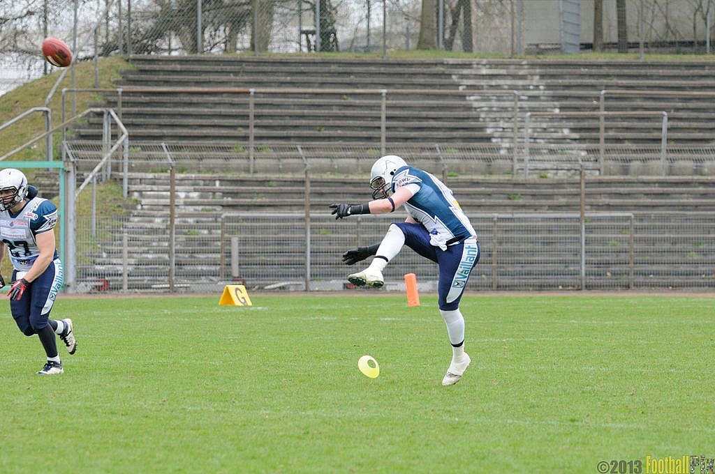 Remscheid Amboss vs. Dortmund Giants  - 21.04.2013 Remscheid Amboss vs. Dortmund Giants (13:9) 
