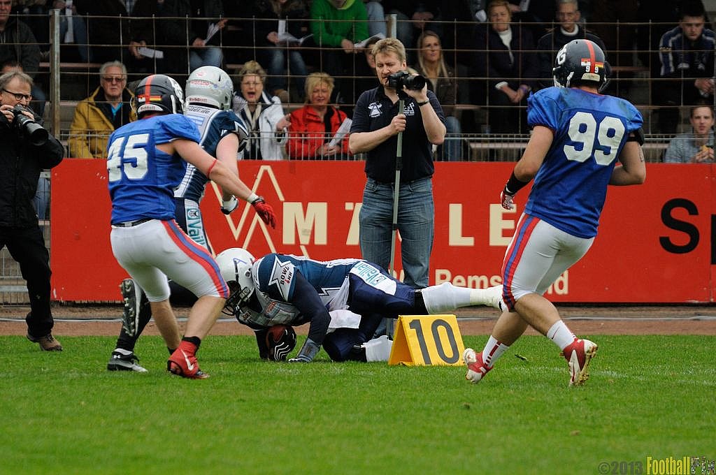 Remscheid Amboss vs. Dortmund Giants  - 21.04.2013 Remscheid Amboss vs. Dortmund Giants (13:9) 