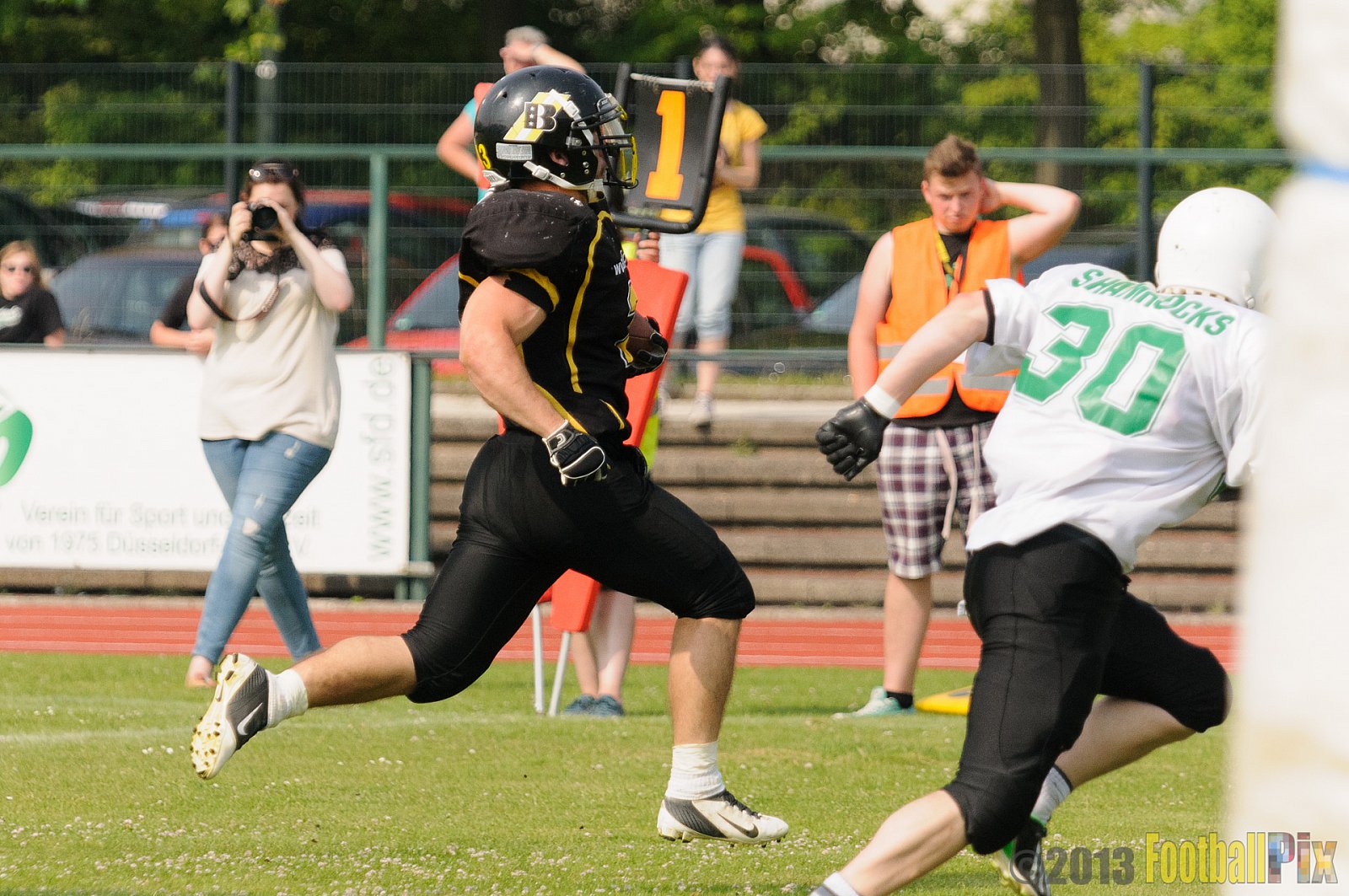 Düsseldorf Bulldozer vs. Mülheim Shamrocks - 14.07.2013 Düsseldorf Bulldozer vs. Mülheim Shamrocks (34:0) 