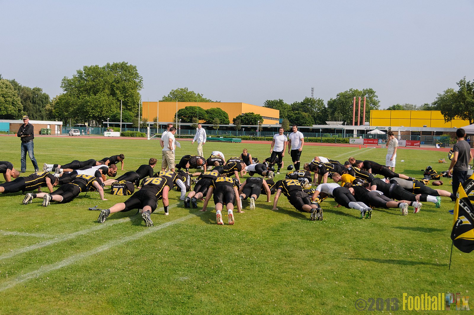 Düsseldorf Bulldozer vs. Mülheim Shamrocks - 14.07.2013 Düsseldorf Bulldozer vs. Mülheim Shamrocks (34:0) 