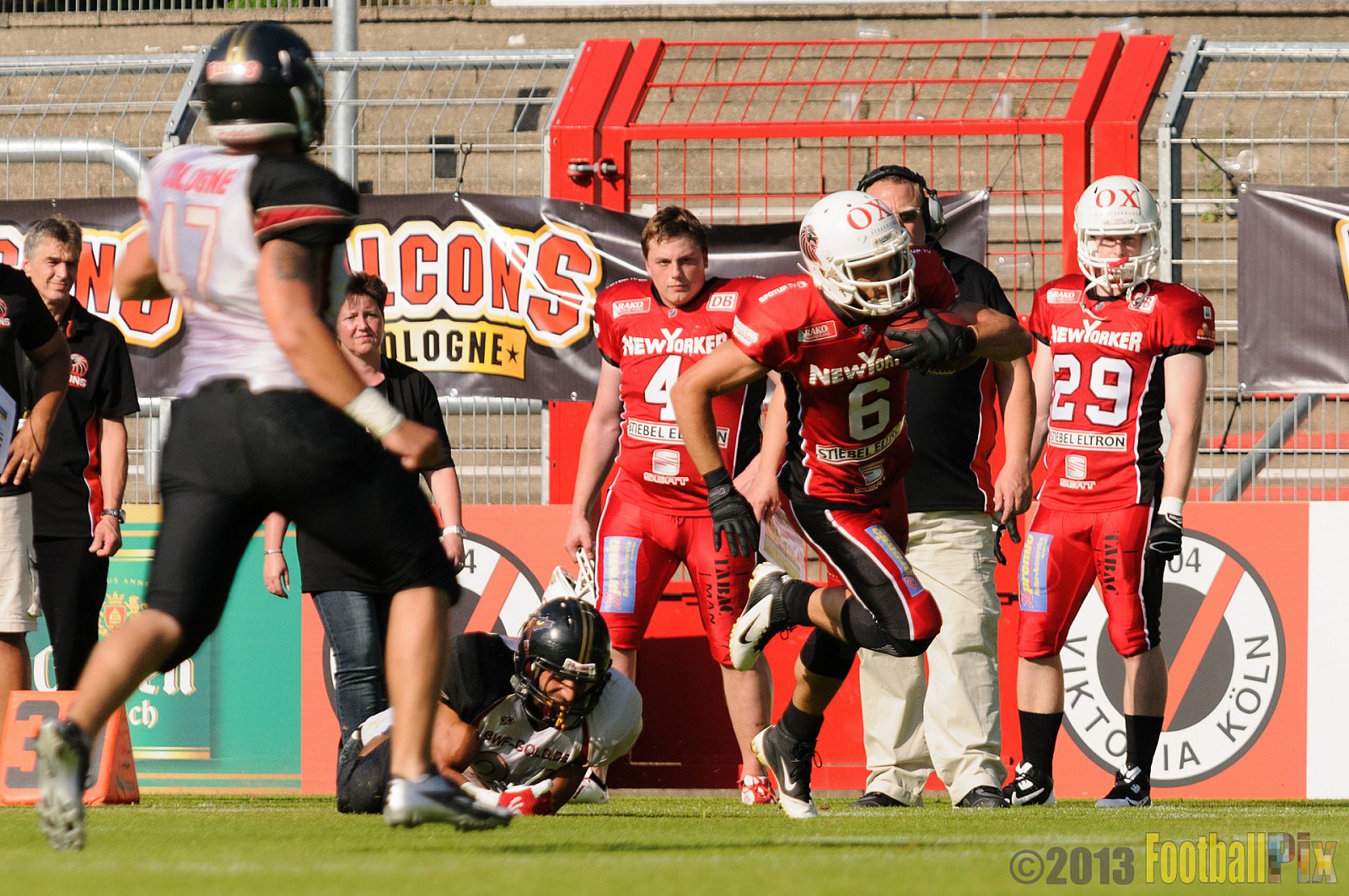 Cologne Falcons vs. Braunschweig FFC (New Yorker Lions) - 20.07.2013 GFL Nord: Cologne Falcons vs. Braunschweig FFC (New Yorker Lions) (13:56) 