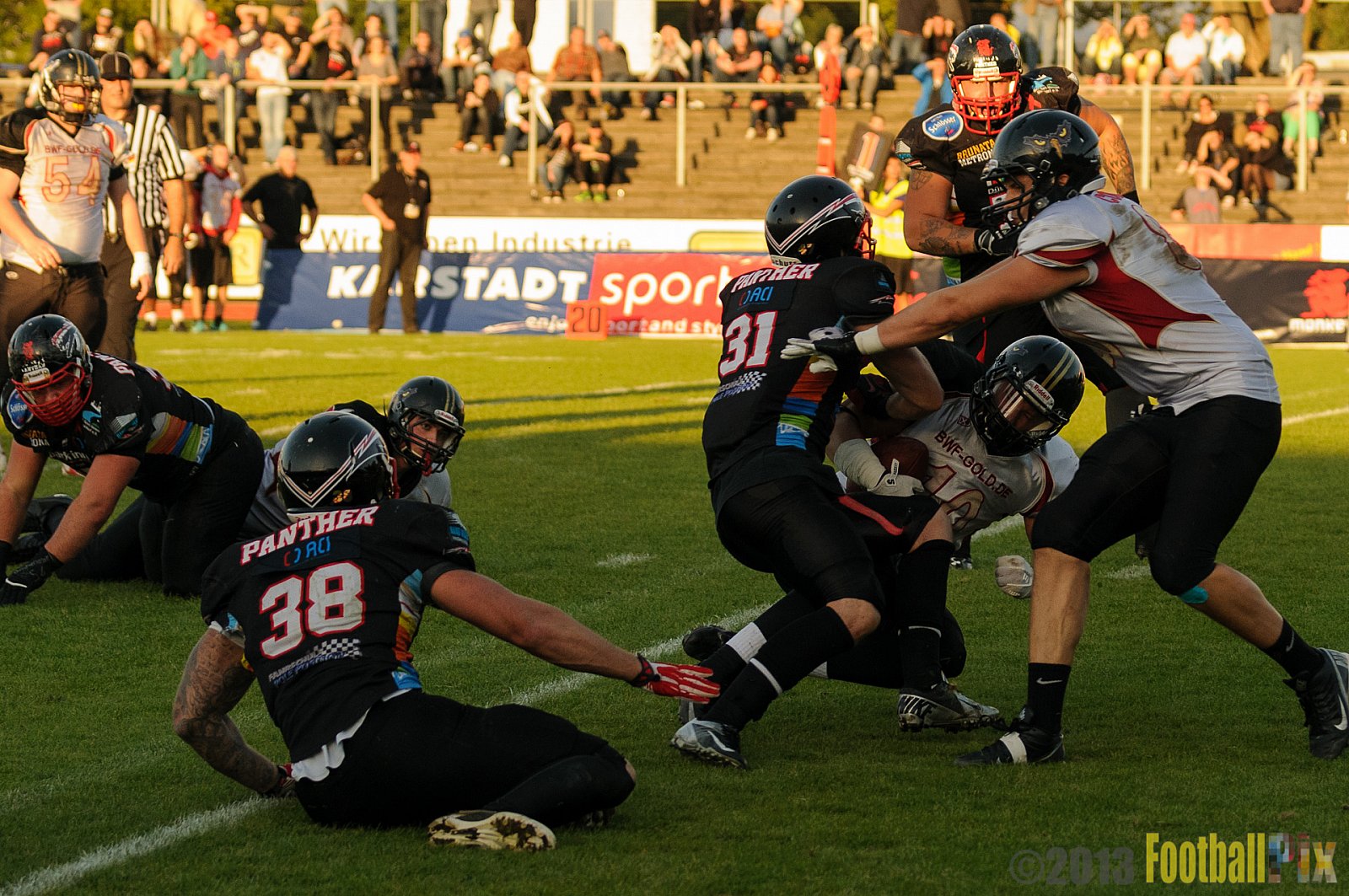 Düsseldorf Panther vs. Cologne Falcons - 31.08.2013 GFL Nord: Düsseldorf Panther vs. Cologne Falcons (28:21) 