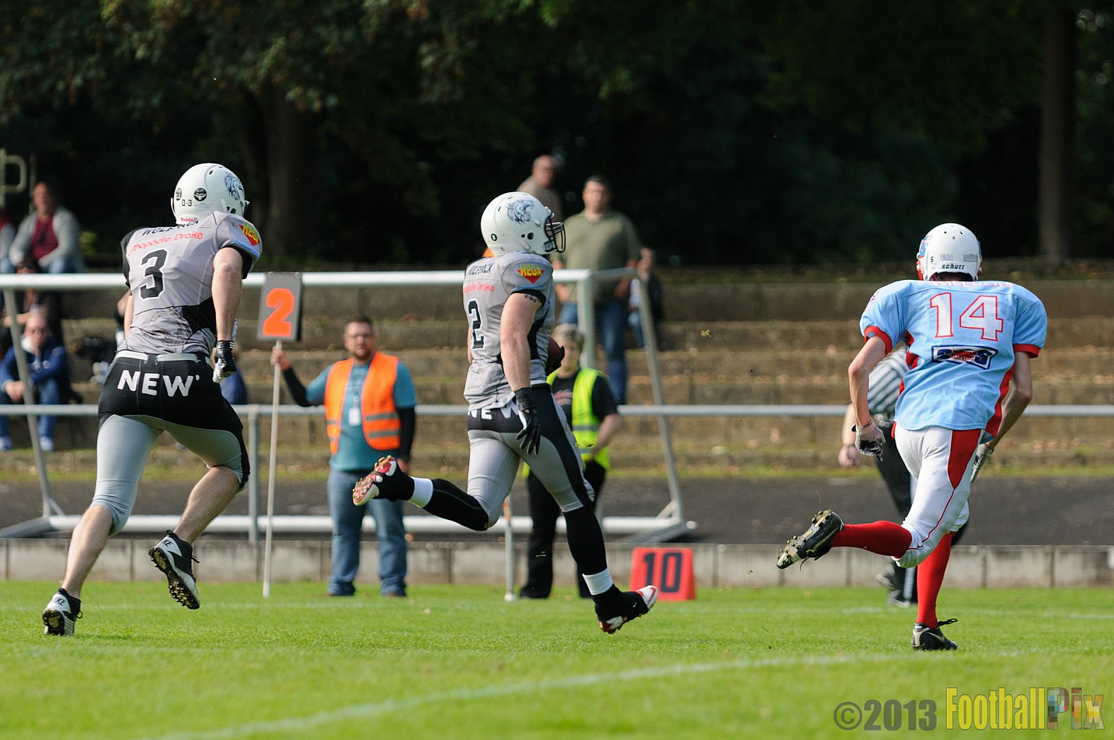 Mönchengladbach Wolfpack vs. Bonn Gamecocks II - 28.09.2013 Mönchengladbach Wolfpack vs. Bonn Gamecocks II (50:0) 