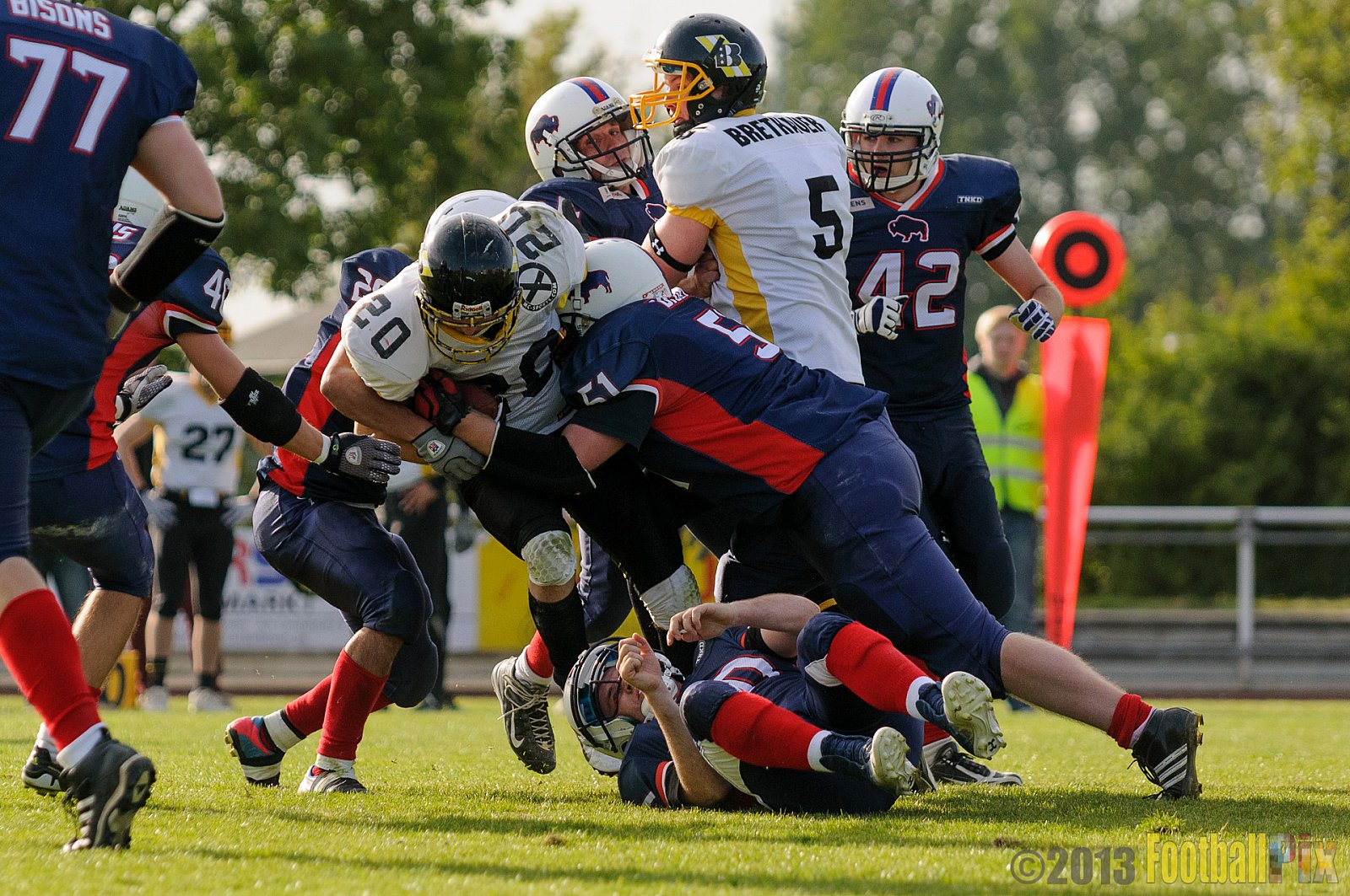 Kreis Heinsberg Bisons vs. Düsseldorf Bulldozer - 03.10.2013 Kreis Heinsberg Bisons vs. Düsseldorf Bulldozer (6:36) 
