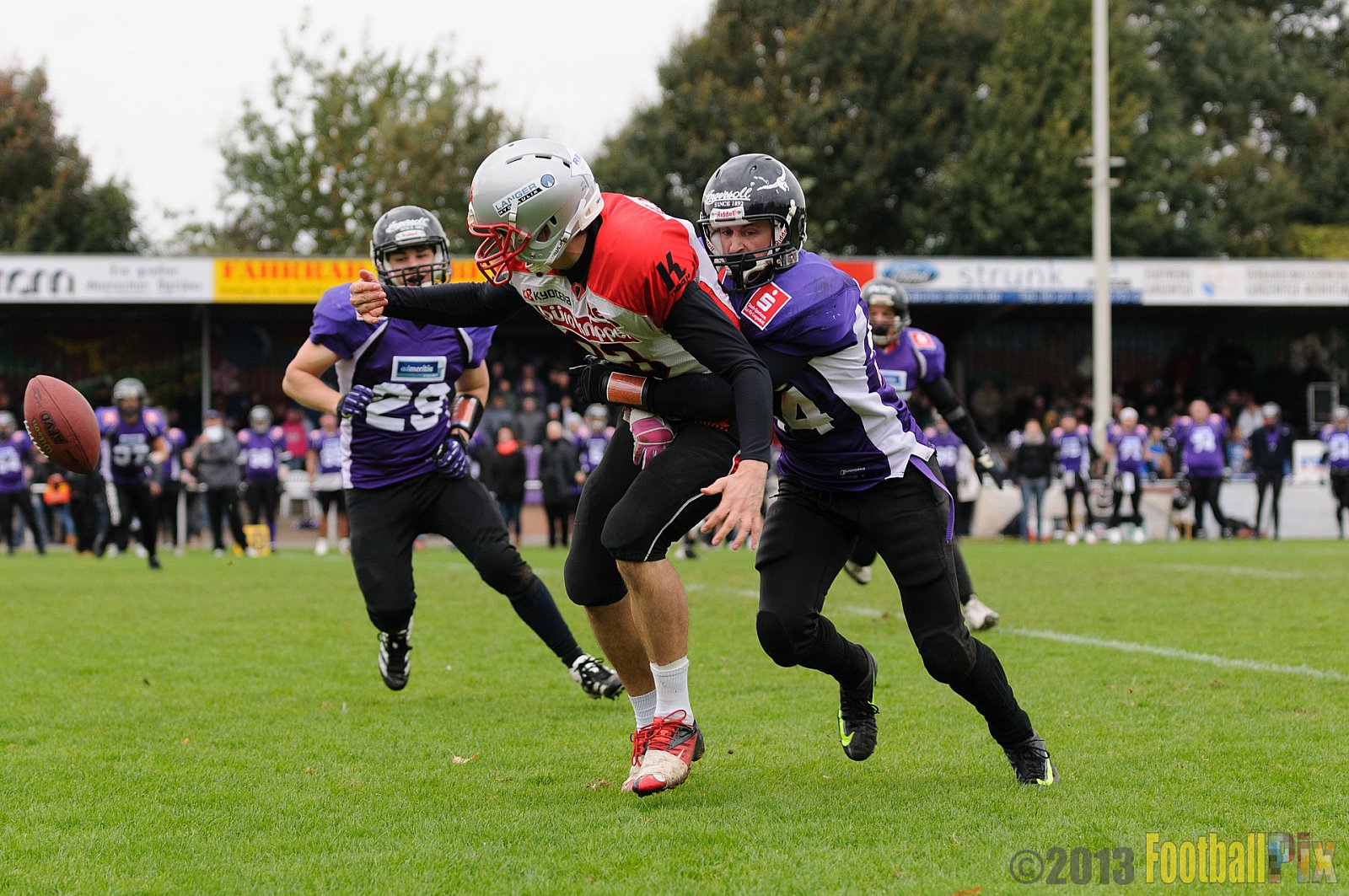 Langenfeld Longhorns vs. Solingen Paladins - 13.10.2013 Langenfeld Longhorns vs. Solingen Paladins (46:6) 