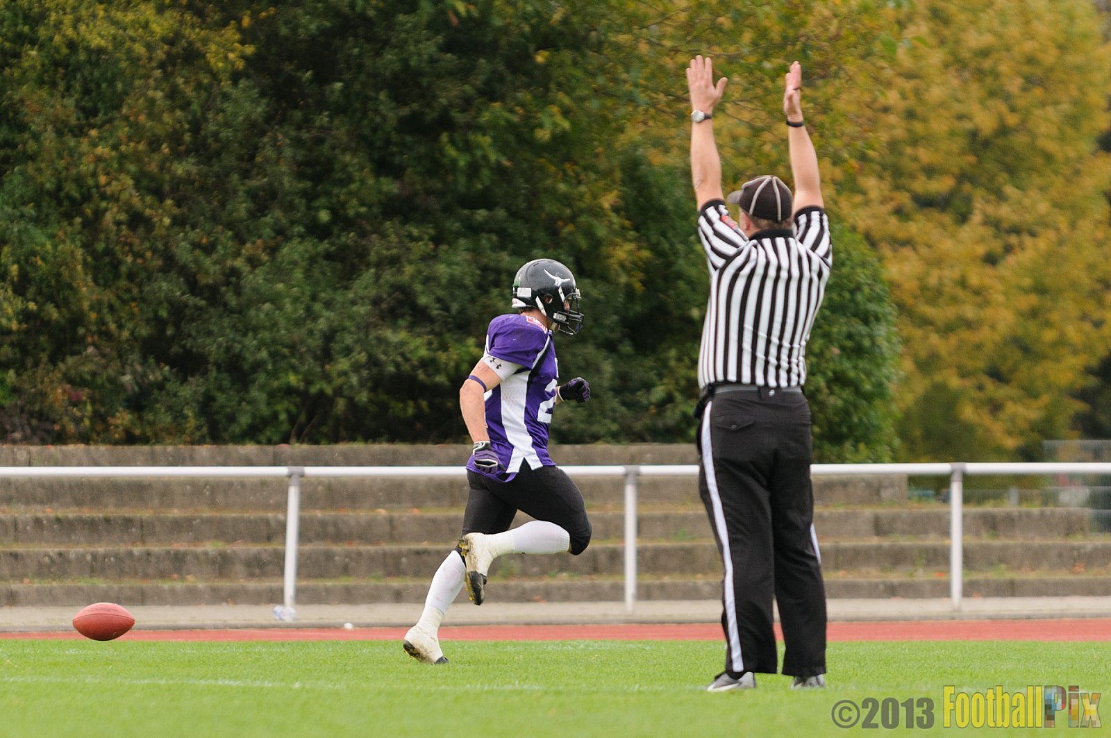 Langenfeld Longhorns vs. Solingen Paladins - 13.10.2013 Langenfeld Longhorns vs. Solingen Paladins (46:6) 
