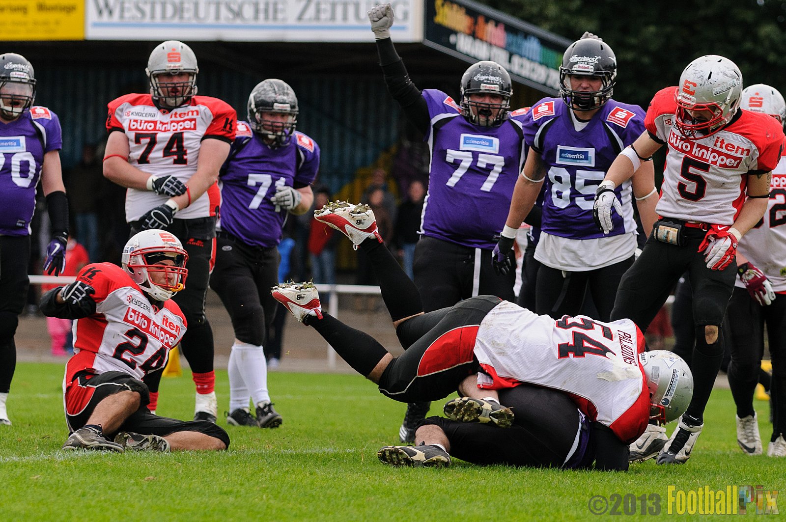 Langenfeld Longhorns vs. Solingen Paladins - 13.10.2013 Langenfeld Longhorns vs. Solingen Paladins (46:6) 