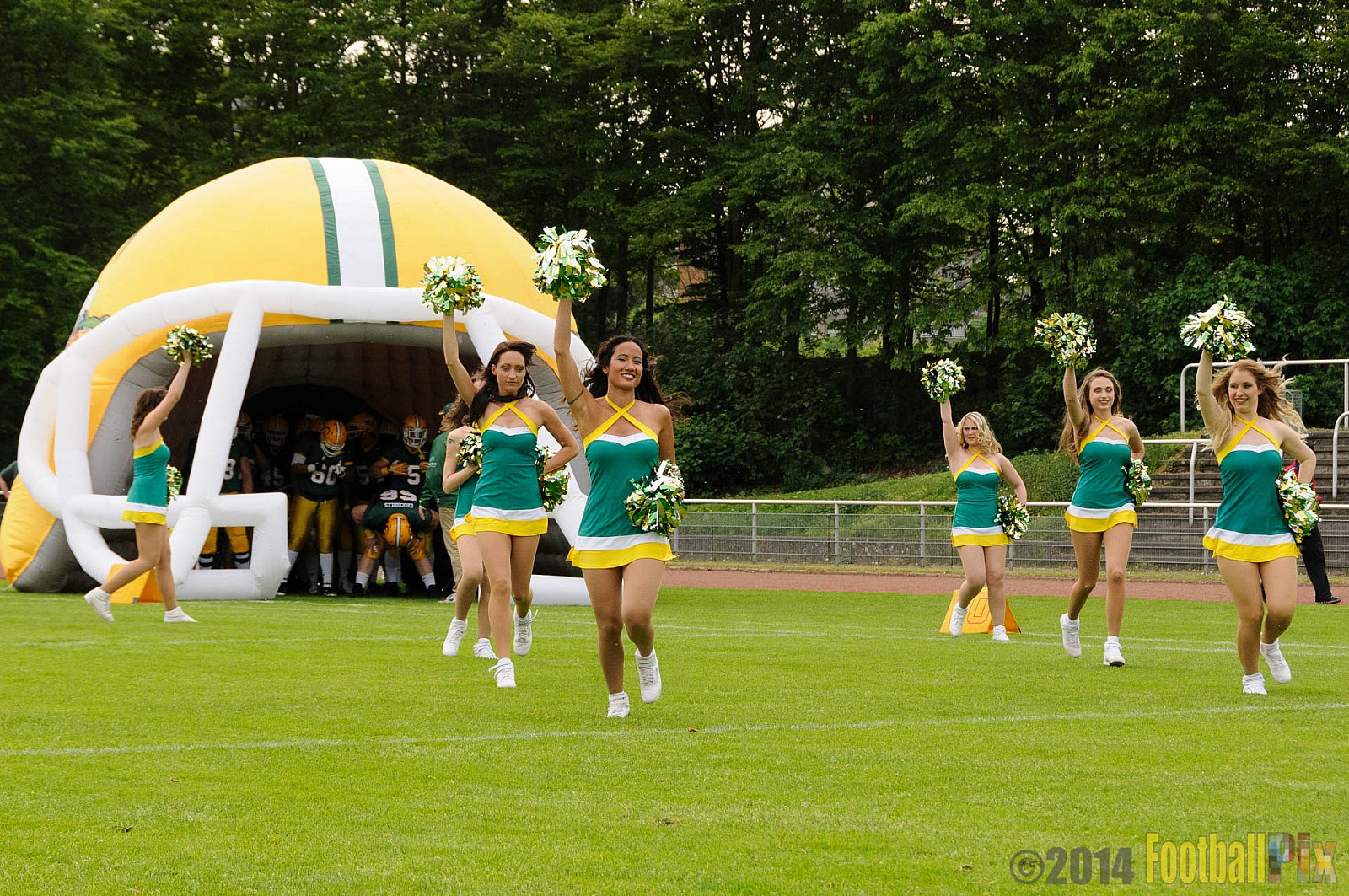 Cologne Crocodiles vs. Bielefeld Bulldogs - 26.04.2014 GFL2 Nord: Cologne Crocodiles vs. Bielefeld Bulldogs (27:49)