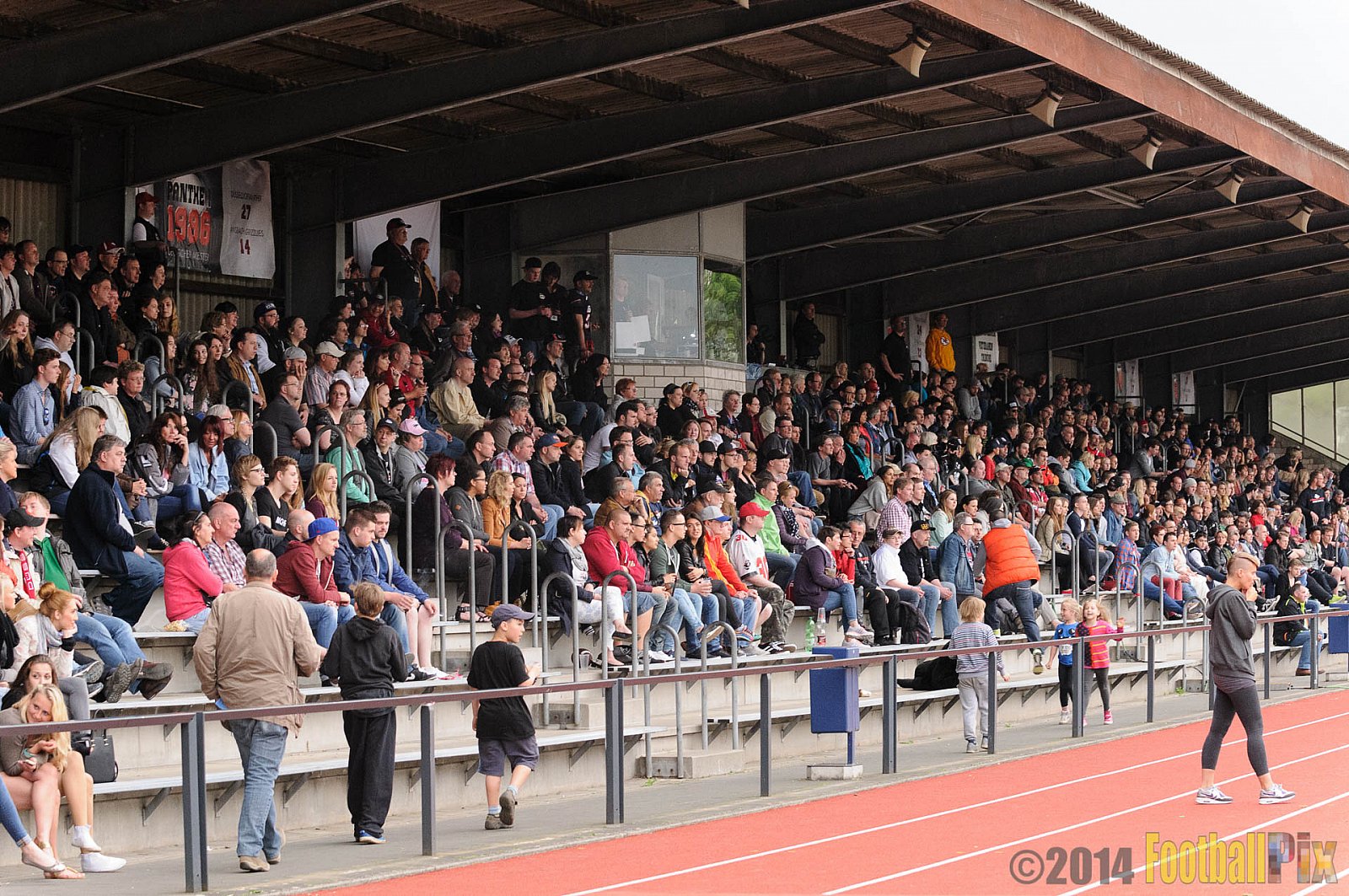 Düsseldorf Panther vs. Köln Falcons - 26.04.2014 GFL Nord: Düsseldorf Panther vs. Köln Falcons (25:27)