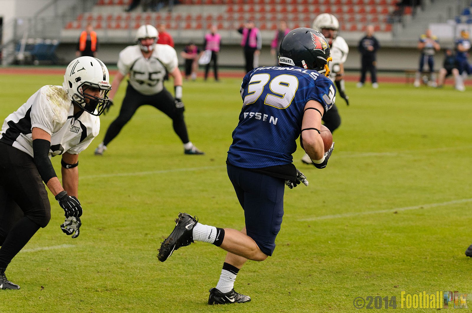 Essen Assindia Cardinals vs. Aachen Vampires - 03.05.2014 Essen Assindia Cardinals vs. Aachen Vampires (81:0)