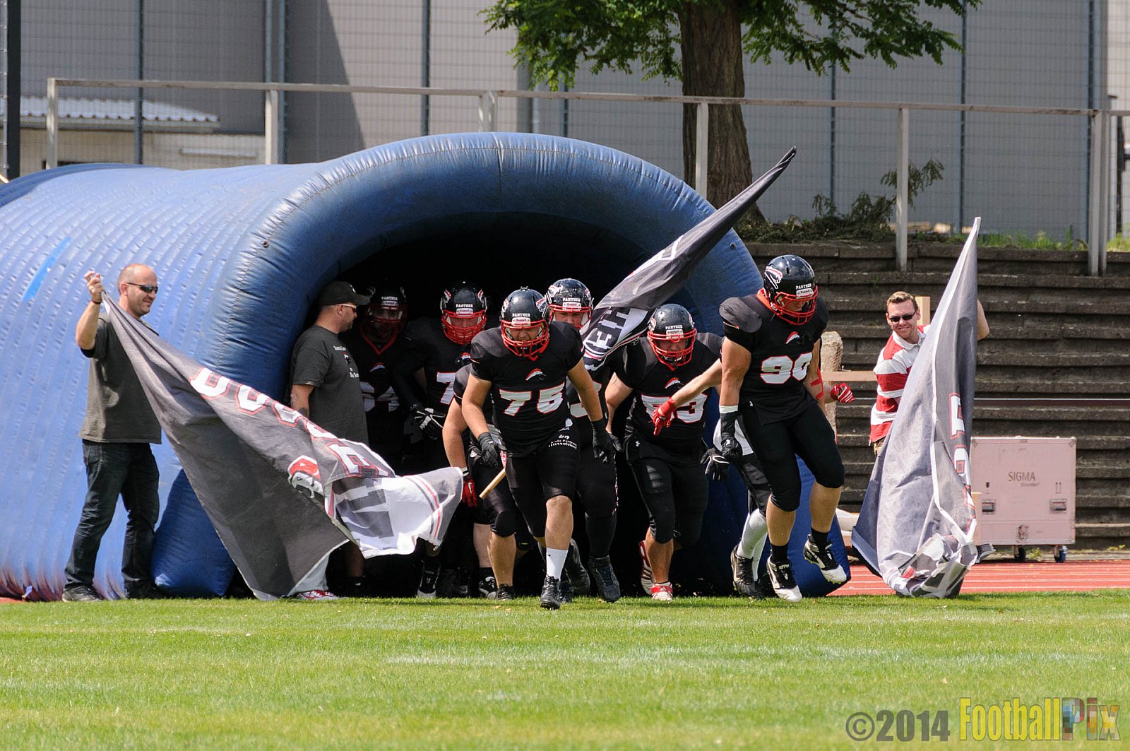 Düsseldorf Panther Prospects vs. Rheine Raptors - 15.06.2014 Düsseldorf Panther Prospects vs. Rheine Raptors (19:24) 