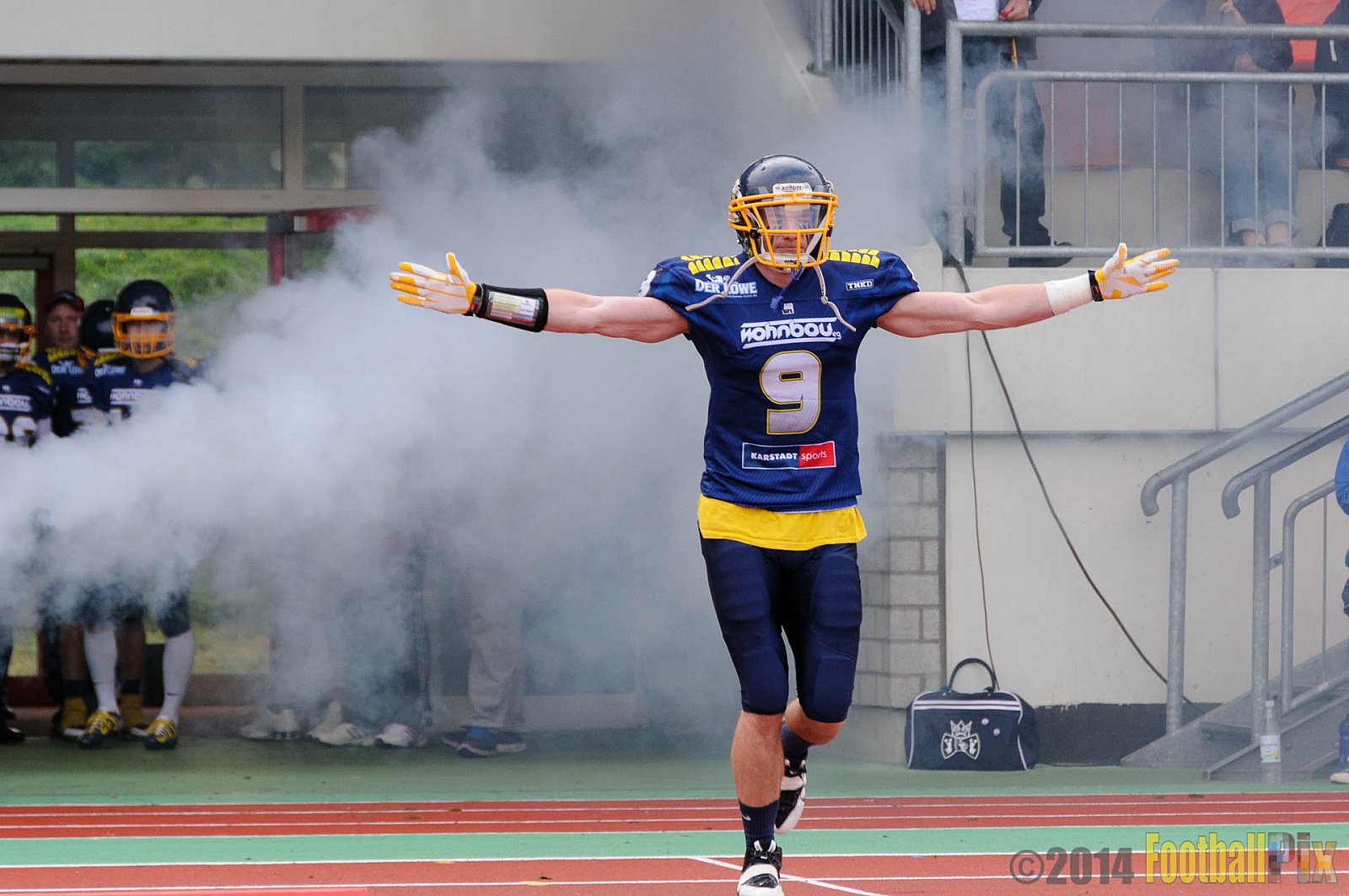 Essen Assindia Cardinals vs. Paderborn Dolphins - 23.08.2014 Essen Assindia Cardinals vs. Paderborn Dolphins (7:35) 