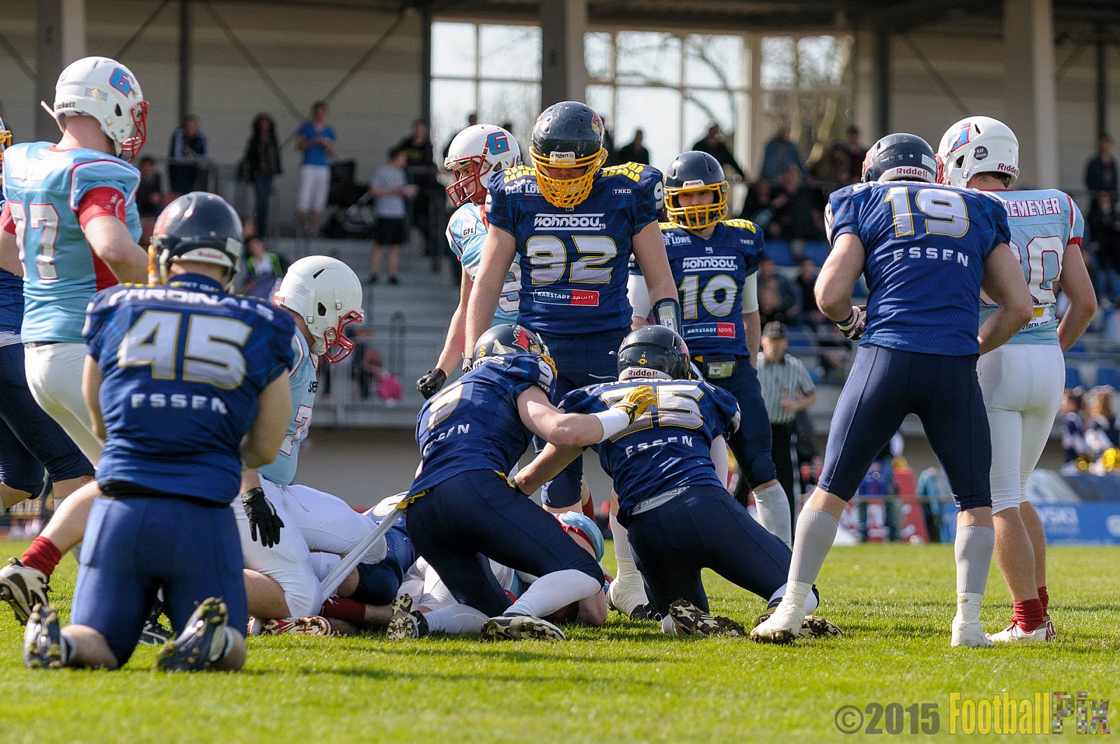 Essen Assindia Cardinals vs. Bonn Gamecocks - 12.04.2015 Preseason Game Essen Assindia Cardinals vs. Bonn Gamecocks (14:12)