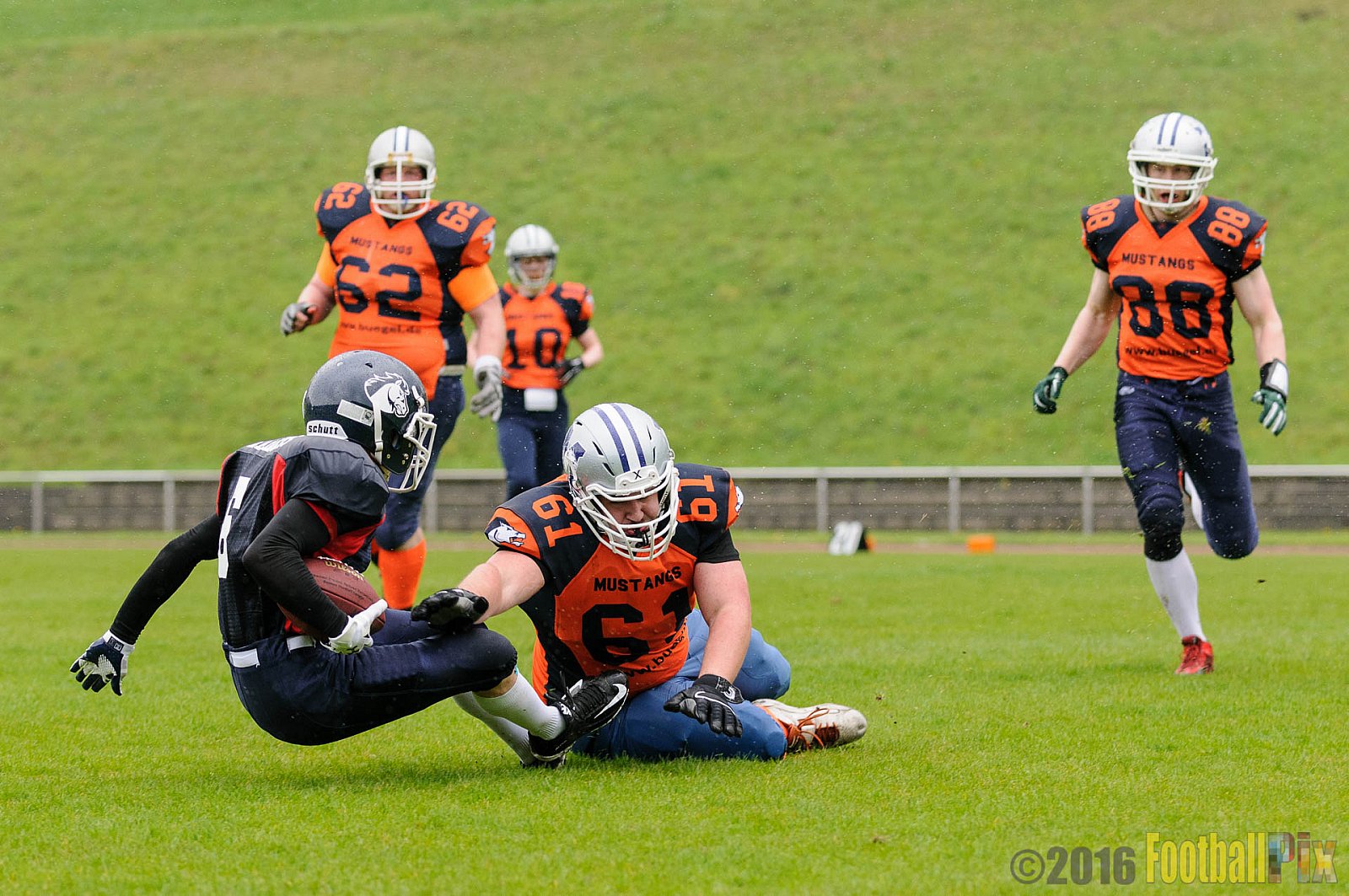Recklinghausen Chargers vs. Sauerland Mustangs - 16.04.2016 LL NRW: Recklinghausen Chargers vs. Sauerland Mustangs (12:7)