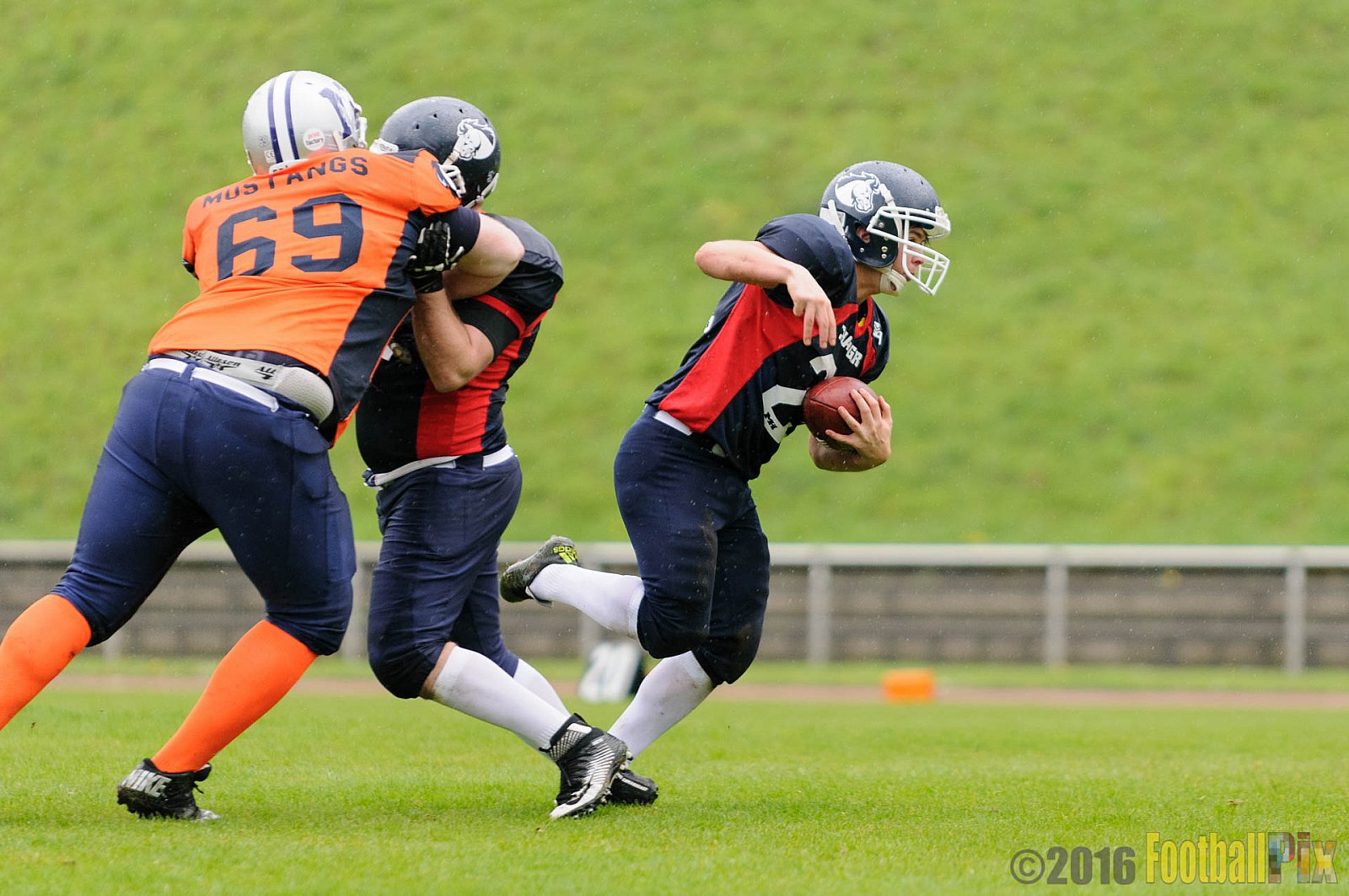 Recklinghausen Chargers vs. Sauerland Mustangs - 16.04.2016 LL NRW: Recklinghausen Chargers vs. Sauerland Mustangs (12:7)