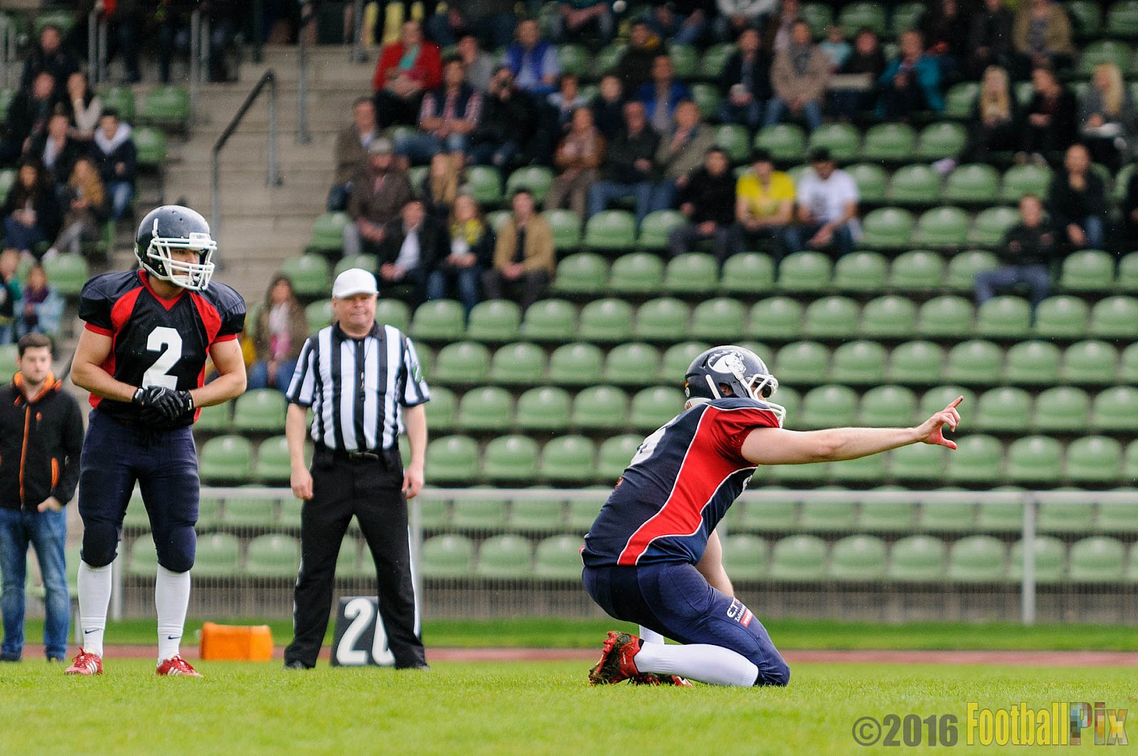 Recklinghausen Chargers vs. Sauerland Mustangs - 16.04.2016 LL NRW: Recklinghausen Chargers vs. Sauerland Mustangs (12:7)