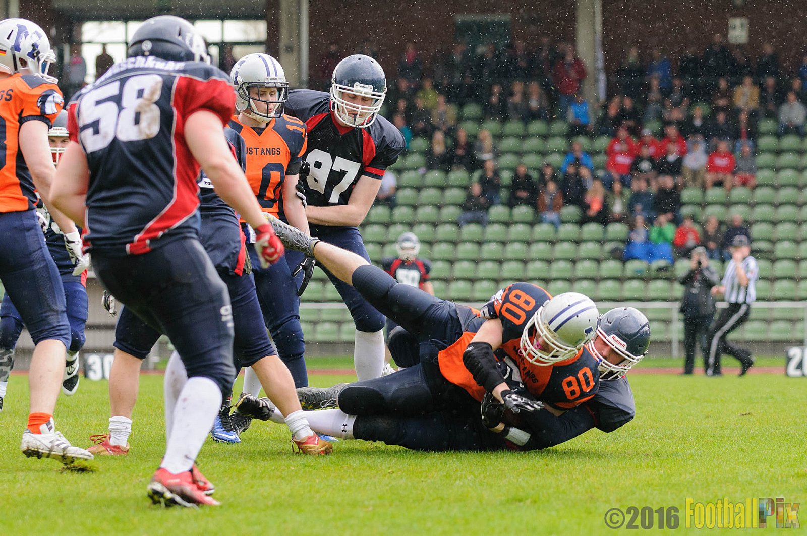 Recklinghausen Chargers vs. Sauerland Mustangs - 16.04.2016 LL NRW: Recklinghausen Chargers vs. Sauerland Mustangs (12:7)