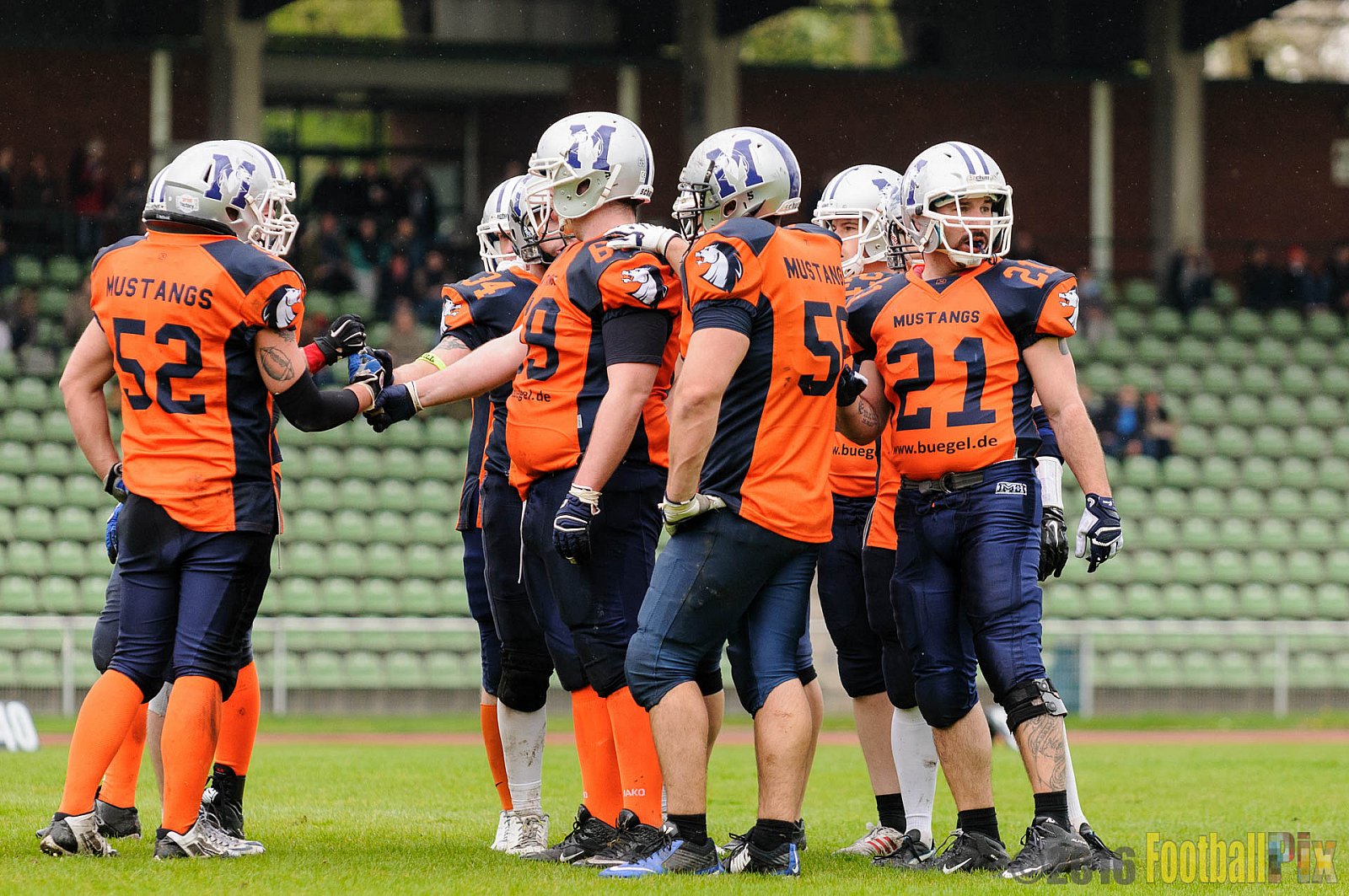 Recklinghausen Chargers vs. Sauerland Mustangs - 16.04.2016 LL NRW: Recklinghausen Chargers vs. Sauerland Mustangs (12:7)