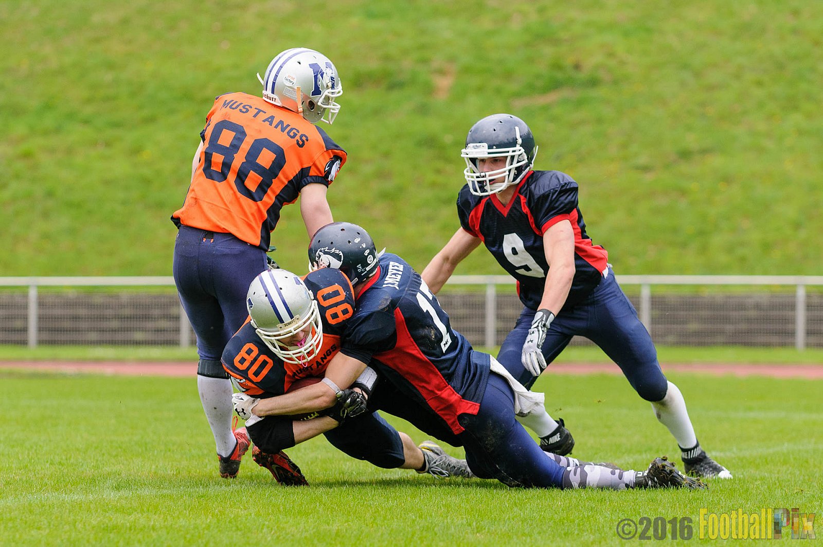 Recklinghausen Chargers vs. Sauerland Mustangs - 16.04.2016 LL NRW: Recklinghausen Chargers vs. Sauerland Mustangs (12:7)