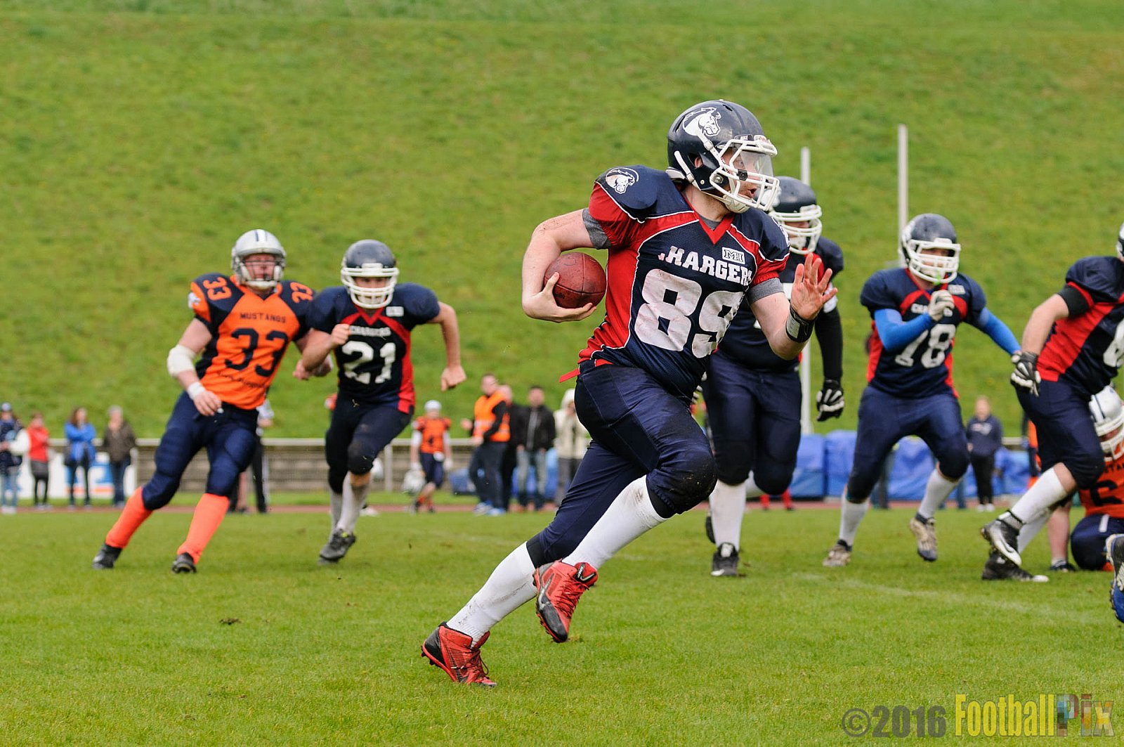 Recklinghausen Chargers vs. Sauerland Mustangs - 16.04.2016 LL NRW: Recklinghausen Chargers vs. Sauerland Mustangs (12:7)
