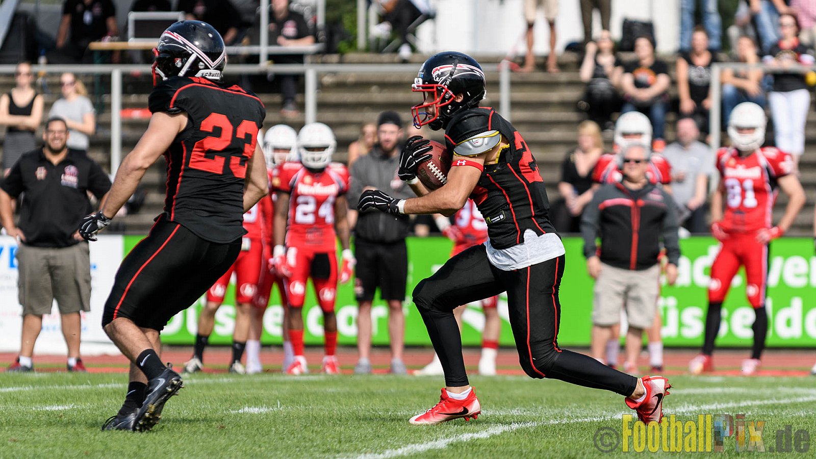 Düsseldorf Panther vs. New Yorker Lions - 06.08.2016 GFL Nord: Düsseldorf Panther vs. New Yorker Lions (10:49)