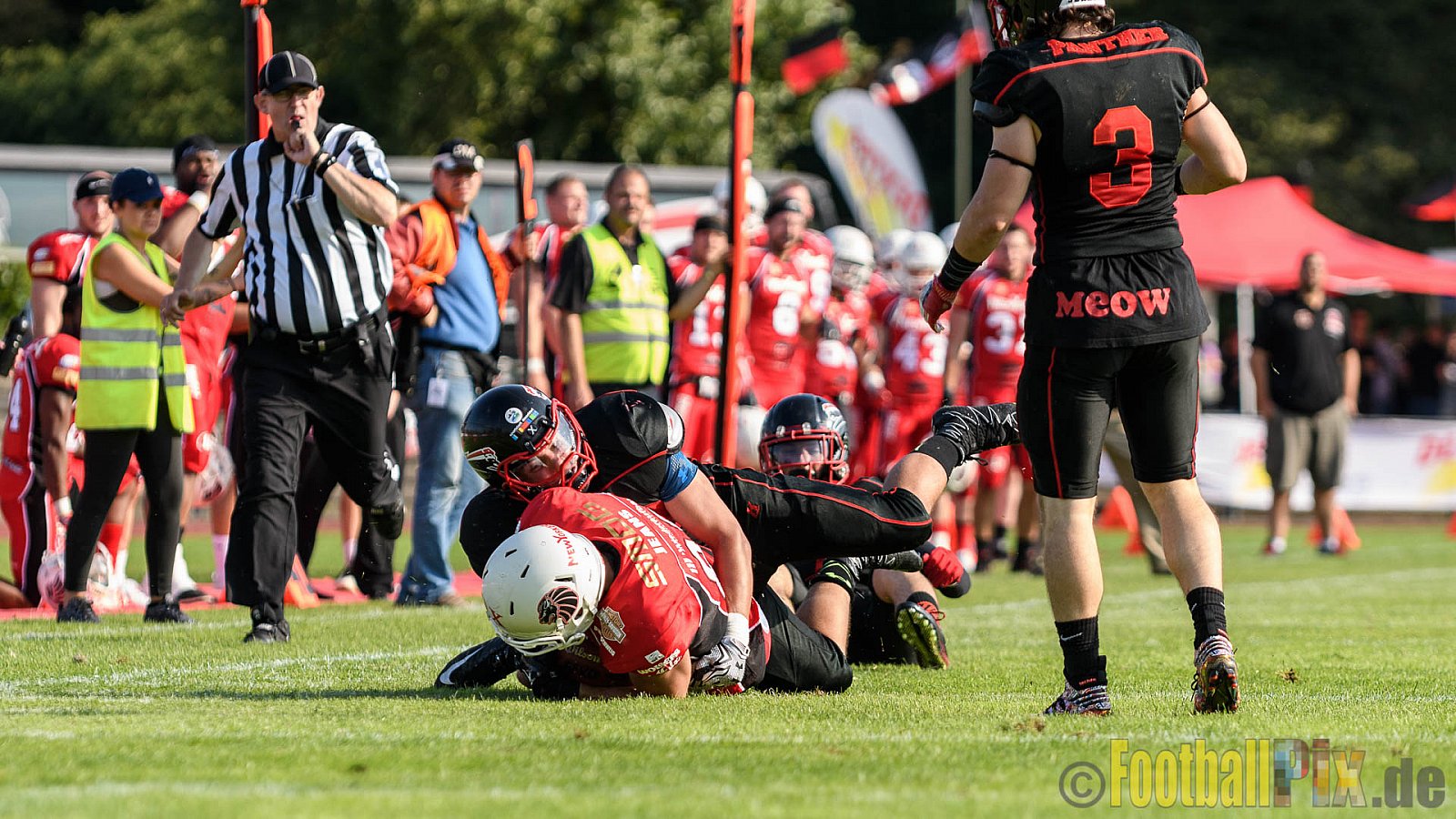 Düsseldorf Panther vs. New Yorker Lions - 06.08.2016 GFL Nord: Düsseldorf Panther vs. New Yorker Lions (10:49)