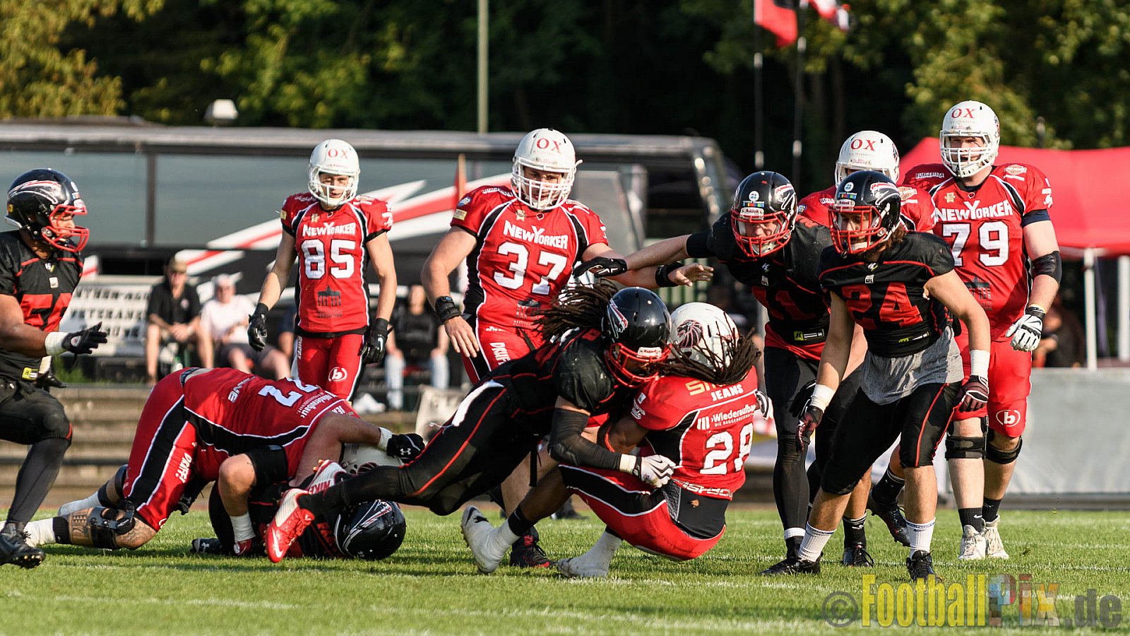 Düsseldorf Panther vs. New Yorker Lions - 06.08.2016 GFL Nord: Düsseldorf Panther vs. New Yorker Lions (10:49)