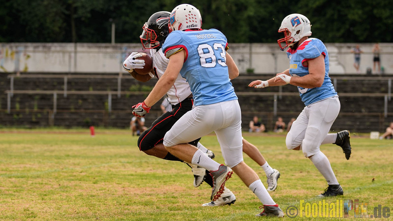 Bonn Gamecocks vs. Düsseldorf Panther - 03.06.2017 GFL2: Bonn Gamecocks vs. Düsseldorf Panther (21:49)
