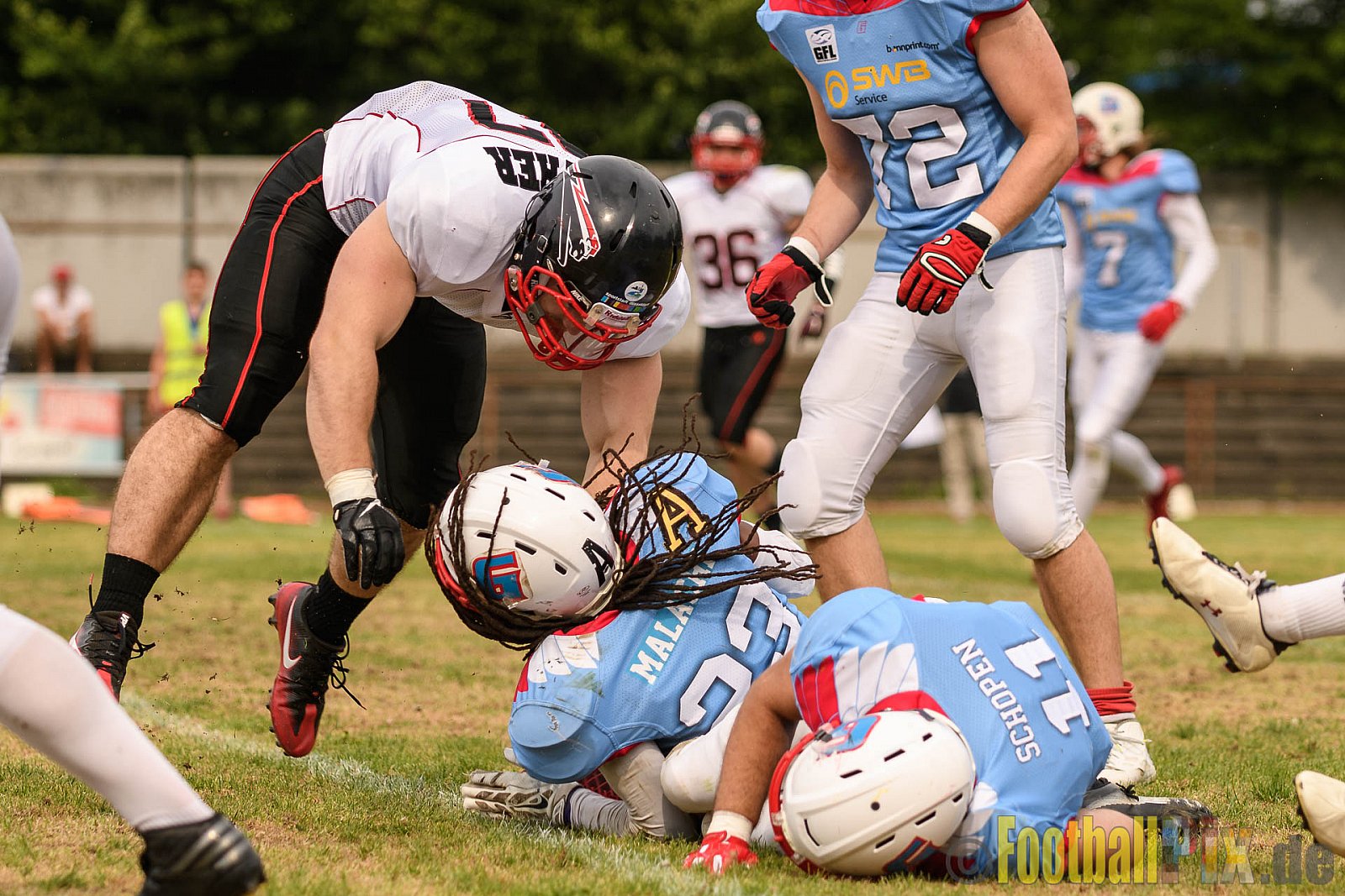 Bonn Gamecocks vs. Düsseldorf Panther - 03.06.2017 GFL2: Bonn Gamecocks vs. Düsseldorf Panther (21:49)
