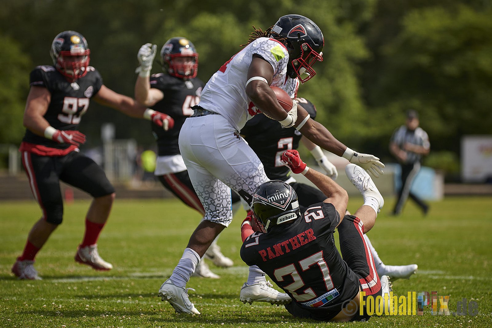 GFL2 Season 2021 Düsseldorf Panther vs. Solingen Paladins am 26.06.2021 im Stadion VfL Benrath, Karl-Hohmann-Straße 70, 40597 Düsseldorf, Punkte Endstand 13 : 00.
[Bildnummer: 2021-06-26_0059] - DPantherVsSolingenPaladins