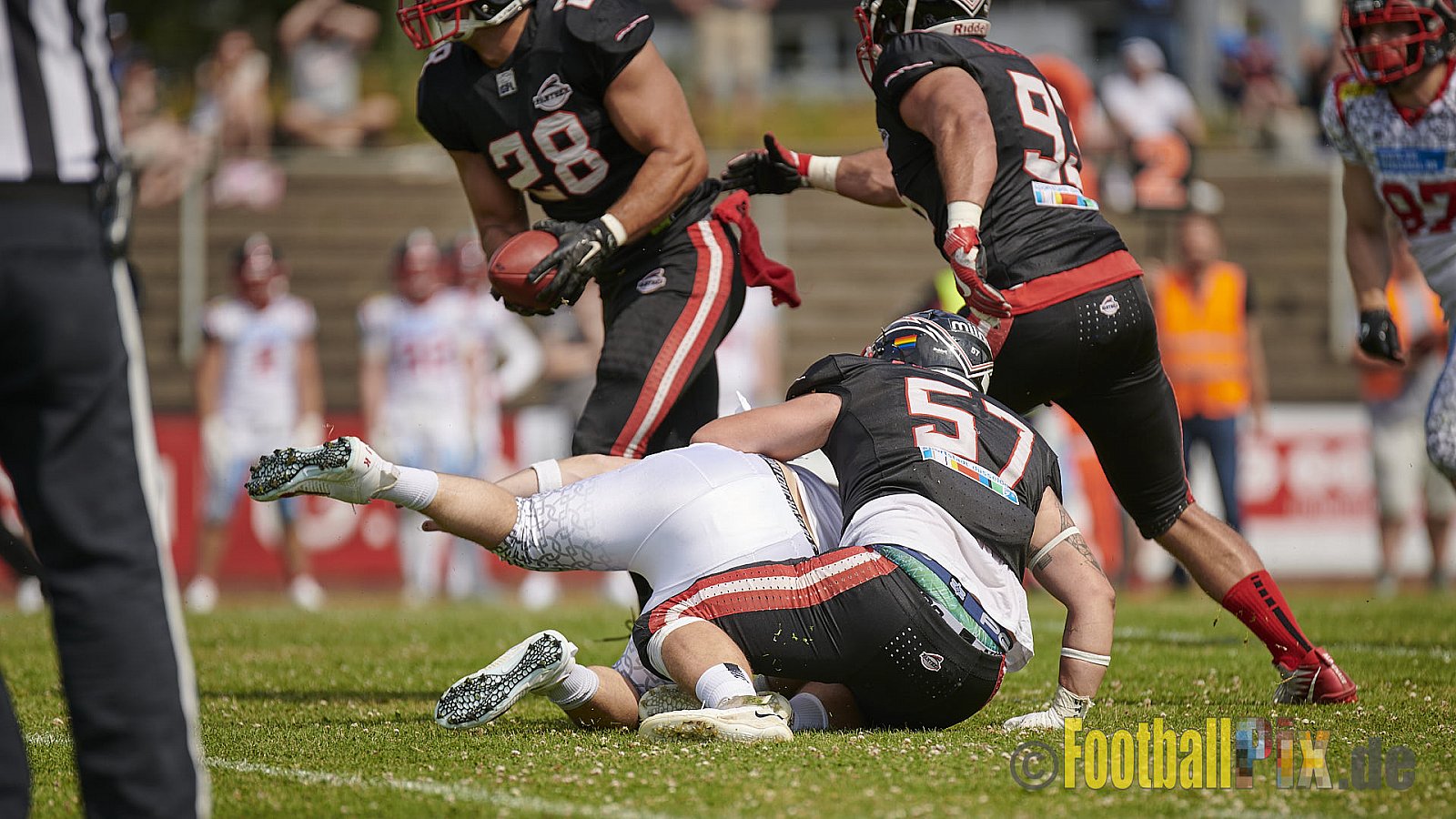 GFL2 Season 2021 Düsseldorf Panther vs. Solingen Paladins am 26.06.2021 im Stadion VfL Benrath, Karl-Hohmann-Straße 70, 40597 Düsseldorf, Punkte Endstand 13 : 00.
[Bildnummer: 2021-06-26_0078] - DPantherVsSolingenPaladins
