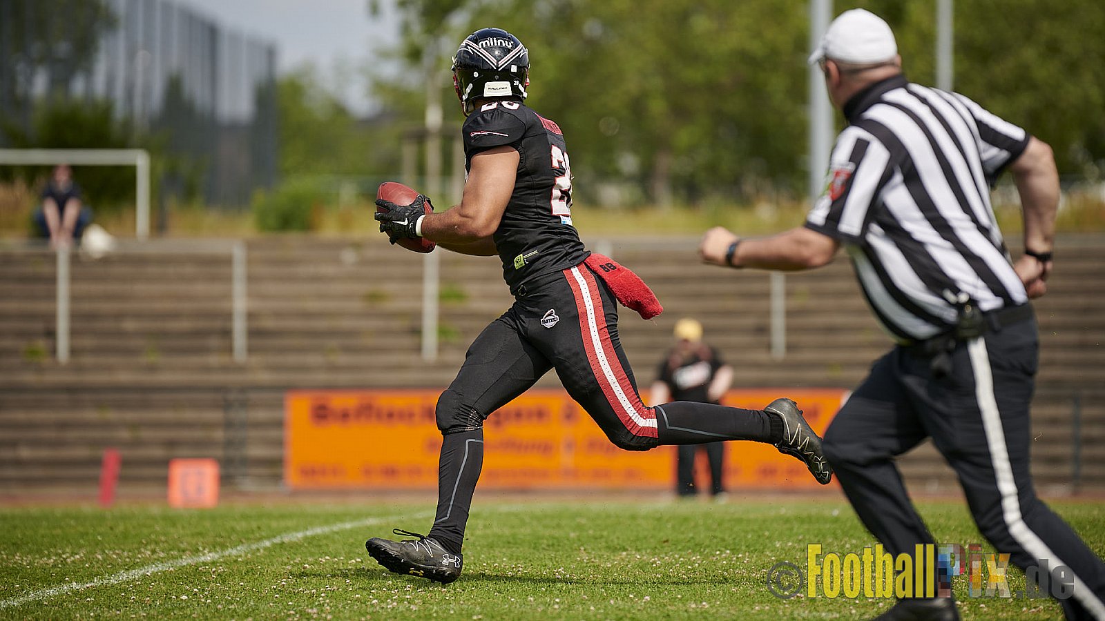 GFL2 Season 2021 Düsseldorf Panther vs. Solingen Paladins am 26.06.2021 im Stadion VfL Benrath, Karl-Hohmann-Straße 70, 40597 Düsseldorf, Punkte Endstand 13 : 00.
[Bildnummer: 2021-06-26_0083] - DPantherVsSolingenPaladins