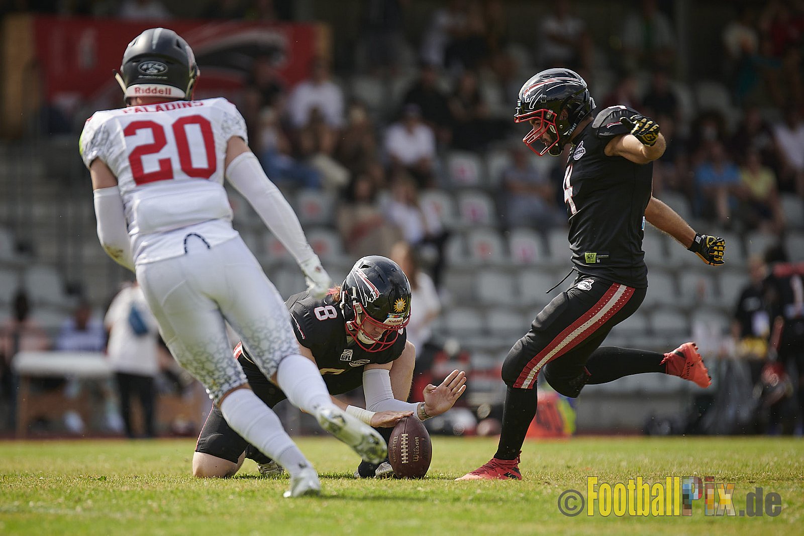 GFL2 Season 2021 Düsseldorf Panther vs. Solingen Paladins am 26.06.2021 im Stadion VfL Benrath, Karl-Hohmann-Straße 70, 40597 Düsseldorf, Punkte Endstand 13 : 00.
[Bildnummer: 2021-06-26_0171] - DPantherVsSolingenPaladins