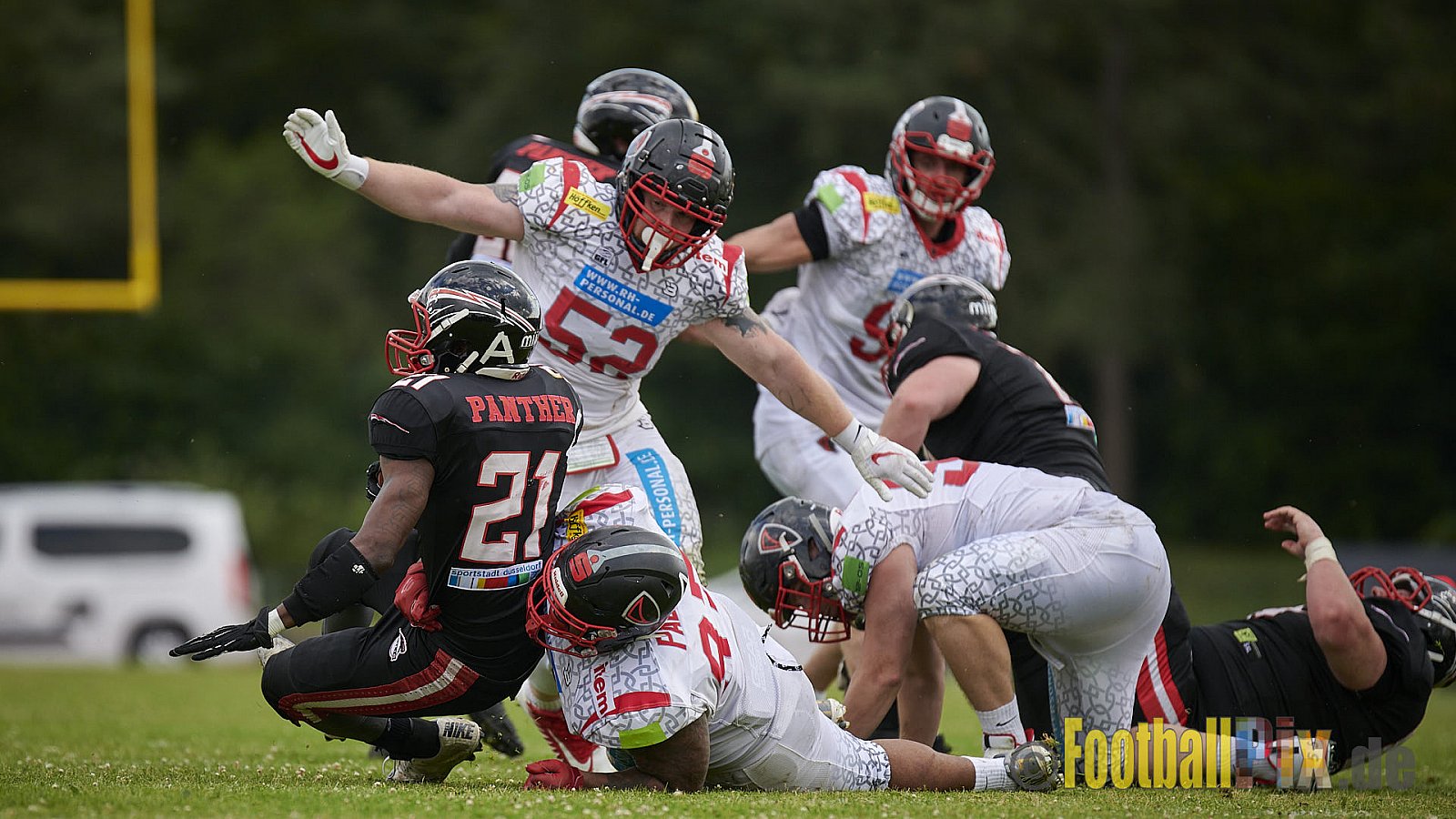 GFL2 Season 2021 Düsseldorf Panther vs. Solingen Paladins am 26.06.2021 im Stadion VfL Benrath, Karl-Hohmann-Straße 70, 40597 Düsseldorf, Punkte Endstand 13 : 00.
[Bildnummer: 2021-06-26_0298] - DPantherVsSolingenPaladins
