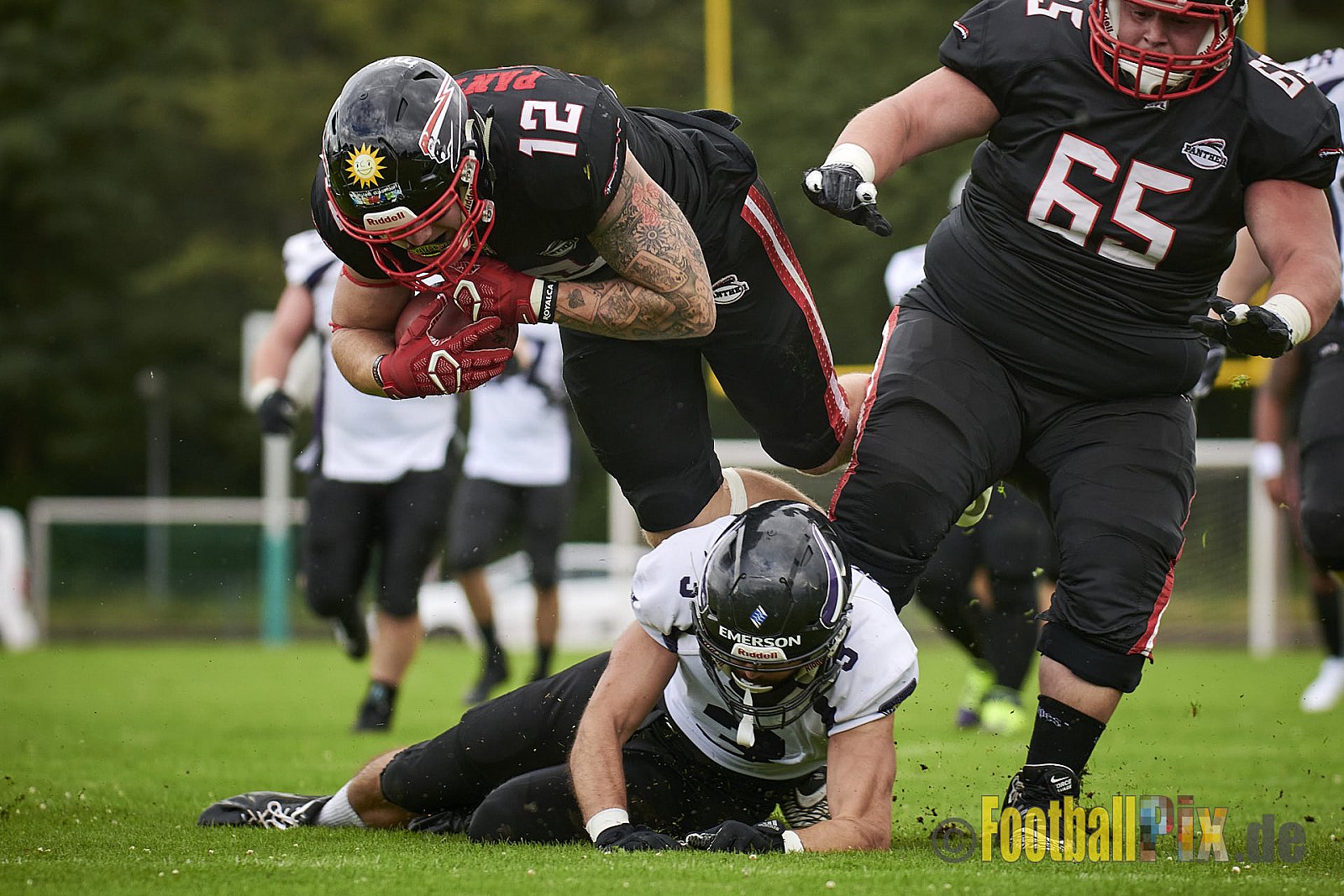 GFL2 Season 2021 Düsseldorf Panther vs. Langenfeld Longhorns am 7.08.2021 im Stadion VfL Benrath, Karl-Hohmann-Straße 70, 40597 Düsseldorf, Punkte Endstand 17 : 0.
[Bildnummer: 2021-08-07_0120]Düsseldorf Panther vs. Langenfeld Longhorns am 7.08.2021 - DPantherVsLangenfeldLonghorns