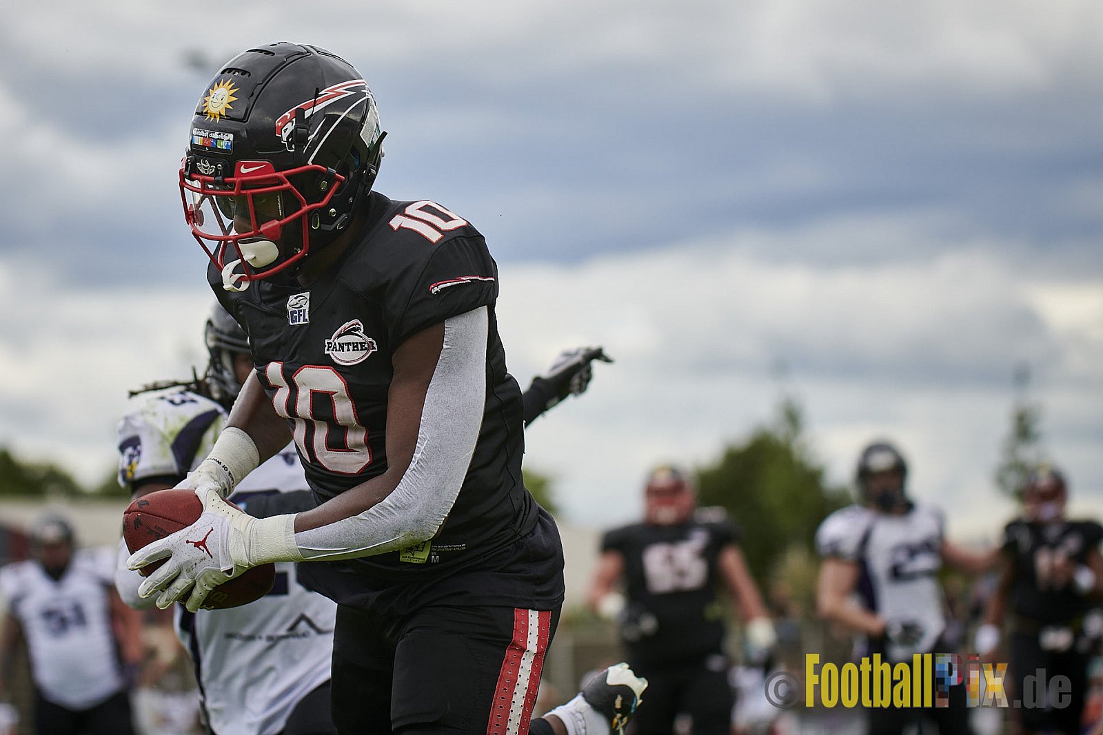 GFL2 Season 2021 Düsseldorf Panther vs. Langenfeld Longhorns am 7.08.2021 im Stadion VfL Benrath, Karl-Hohmann-Straße 70, 40597 Düsseldorf, Punkte Endstand 17 : 0.
[Bildnummer: 2021-08-07_0134]Düsseldorf Panther vs. Langenfeld Longhorns am 7.08.2021 - DPantherVsLangenfeldLonghorns