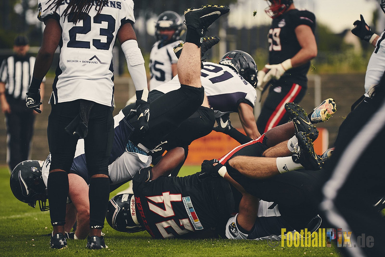 GFL2 Season 2021 Düsseldorf Panther vs. Langenfeld Longhorns am 7.08.2021 im Stadion VfL Benrath, Karl-Hohmann-Straße 70, 40597 Düsseldorf, Punkte Endstand 17 : 0.
[Bildnummer: 2021-08-07_0224]Düsseldorf Panther vs. Langenfeld Longhorns am 7.08.2021 - DPantherVsLangenfeldLonghorns