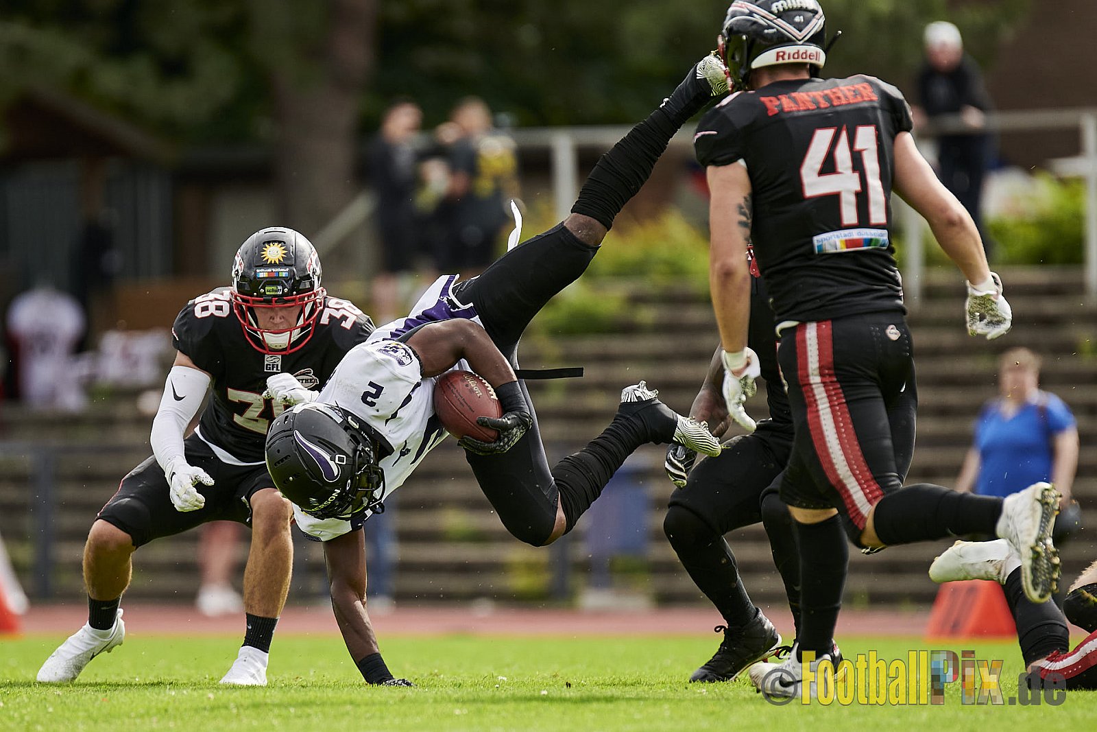 GFL2 Season 2021 Düsseldorf Panther vs. Langenfeld Longhorns am 7.08.2021 im Stadion VfL Benrath, Karl-Hohmann-Straße 70, 40597 Düsseldorf, Punkte Endstand 17 : 0.
[Bildnummer: 2021-08-07_0241]Düsseldorf Panther vs. Langenfeld Longhorns am 7.08.2021 - DPantherVsLangenfeldLonghorns