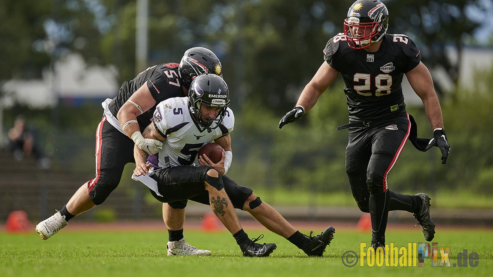 GFL2 Season 2021 Düsseldorf Panther vs. Langenfeld Longhorns am 7.08.2021 im Stadion VfL Benrath, Karl-Hohmann-Straße 70, 40597 Düsseldorf, Punkte Endstand 17 : 0.
[Bildnummer: 2021-08-07_0372]Düsseldorf Panther vs. Langenfeld Longhorns am 7.08.2021 - DPantherVsLangenfeldLonghorns