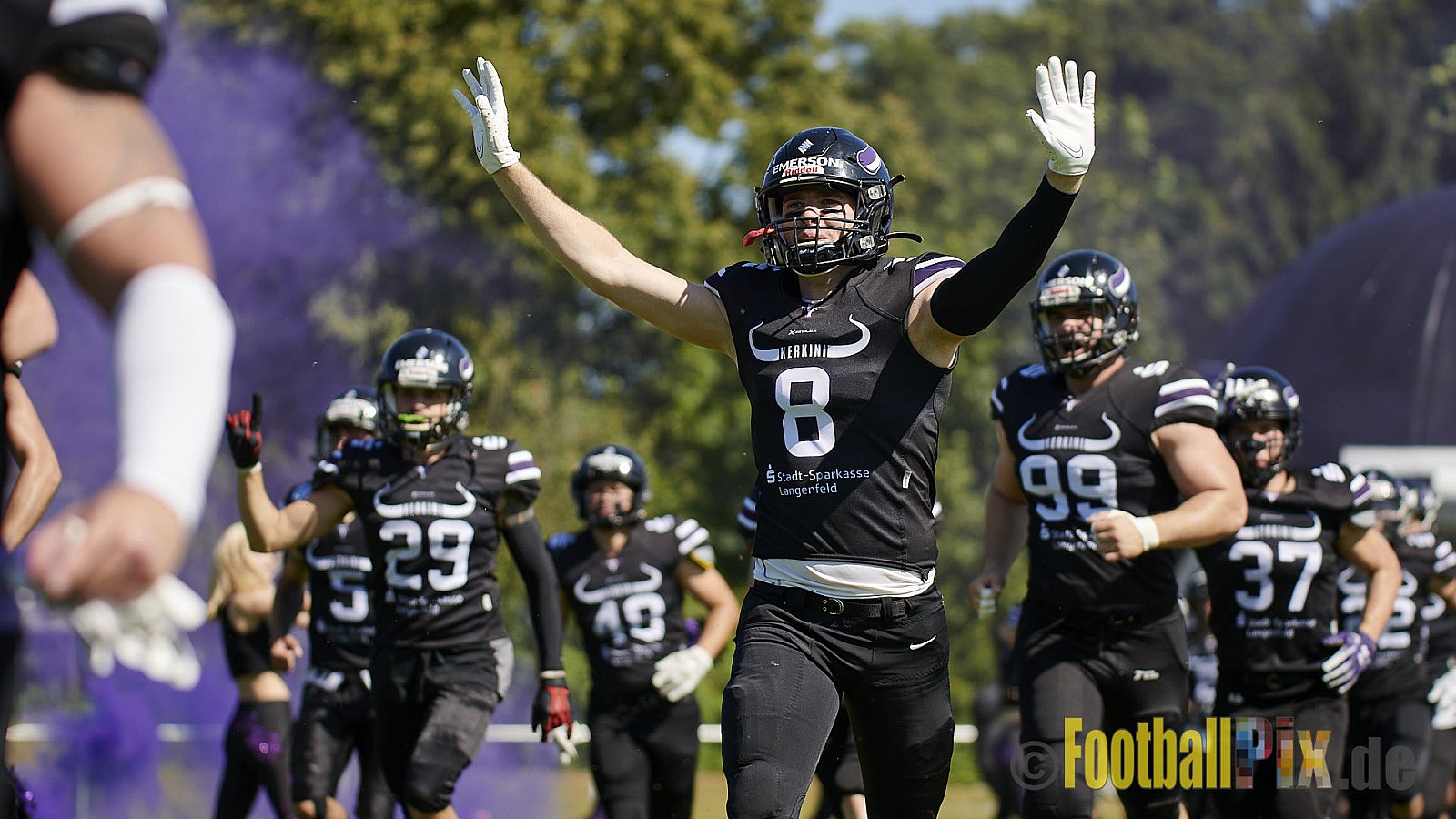 GFL2 Season 2021 Langenfeld Longhorns vs. Assindia Cardinals am 14.08.2021 im Jahnstadion, Jahnstr.4, 40764 Langenfeld. Punkte Endstand 42 : 12 (2:6/14:0/13:6/13:0)
[Bildnummer: 2021-08-14_0016] - LangenfeldLonghornsVsAssindiaCardinals