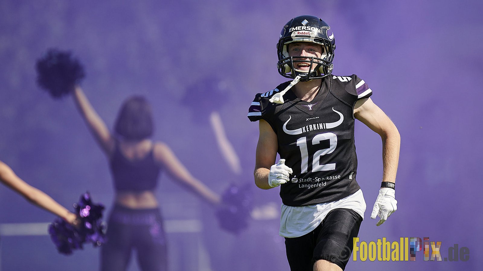 GFL2 Season 2021 Langenfeld Longhorns vs. Assindia Cardinals am 14.08.2021 im Jahnstadion, Jahnstr.4, 40764 Langenfeld. Punkte Endstand 42 : 12 (2:6/14:0/13:6/13:0)
[Bildnummer: 2021-08-14_0033] - LangenfeldLonghornsVsAssindiaCardinals