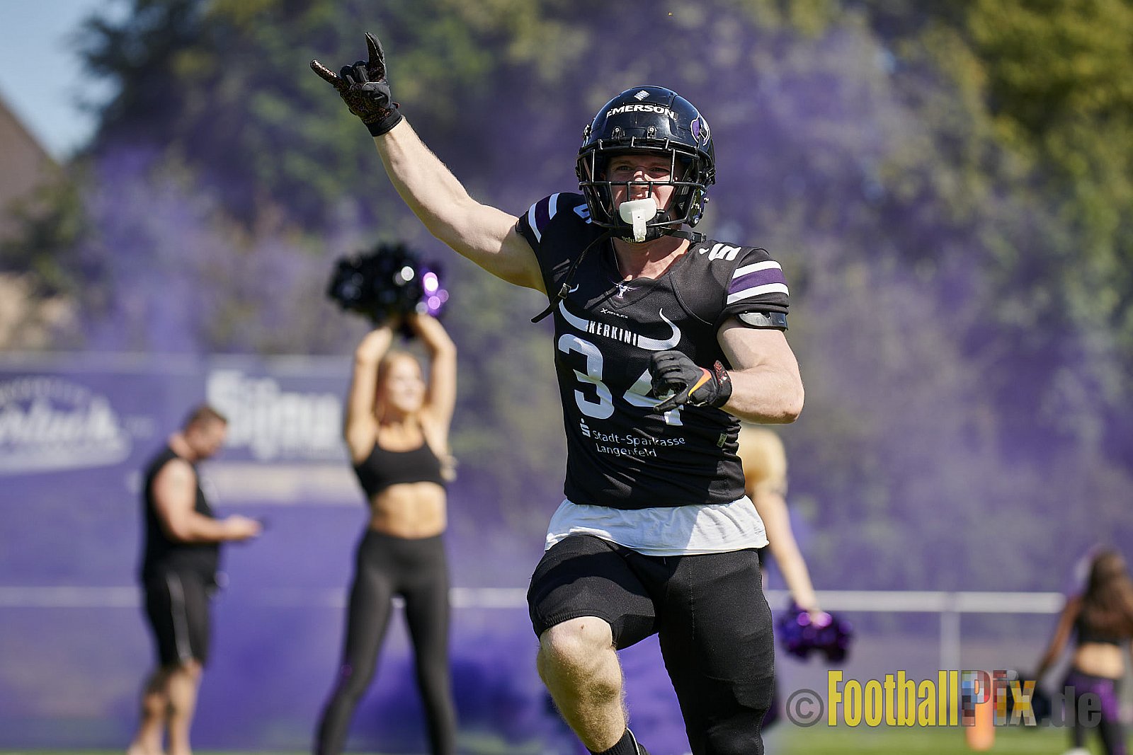 GFL2 Season 2021 Langenfeld Longhorns vs. Assindia Cardinals am 14.08.2021 im Jahnstadion, Jahnstr.4, 40764 Langenfeld. Punkte Endstand 42 : 12 (2:6/14:0/13:6/13:0)
[Bildnummer: 2021-08-14_0048] - LangenfeldLonghornsVsAssindiaCardinals