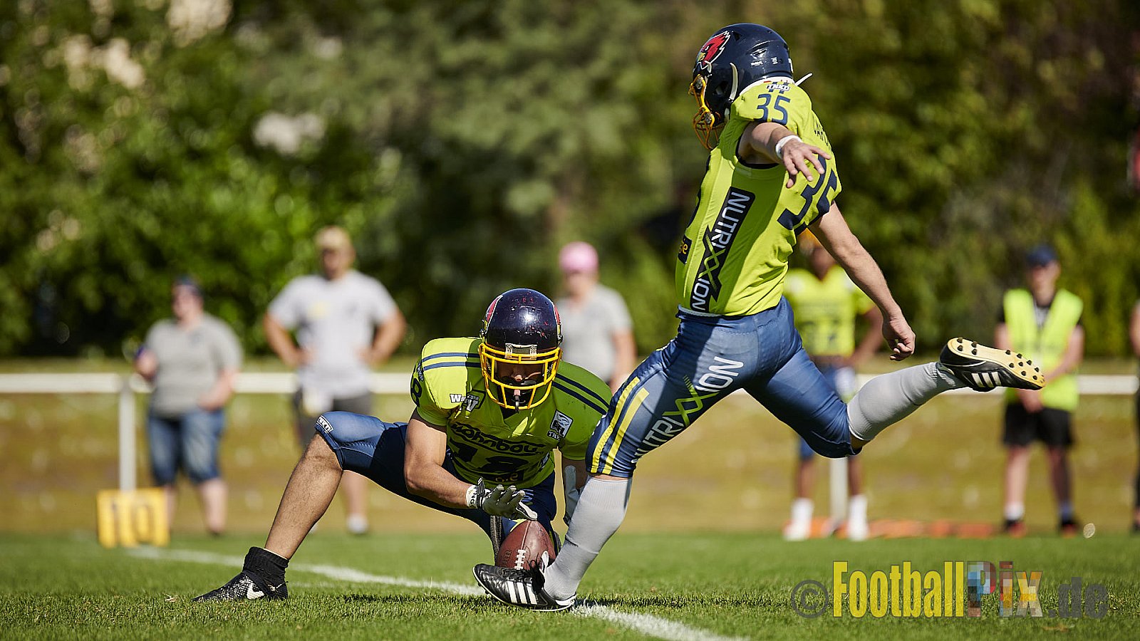 GFL2 Season 2021 Langenfeld Longhorns vs. Assindia Cardinals am 14.08.2021 im Jahnstadion, Jahnstr.4, 40764 Langenfeld. Punkte Endstand 42 : 12 (2:6/14:0/13:6/13:0)
[Bildnummer: 2021-08-14_0150] - LangenfeldLonghornsVsAssindiaCardinals