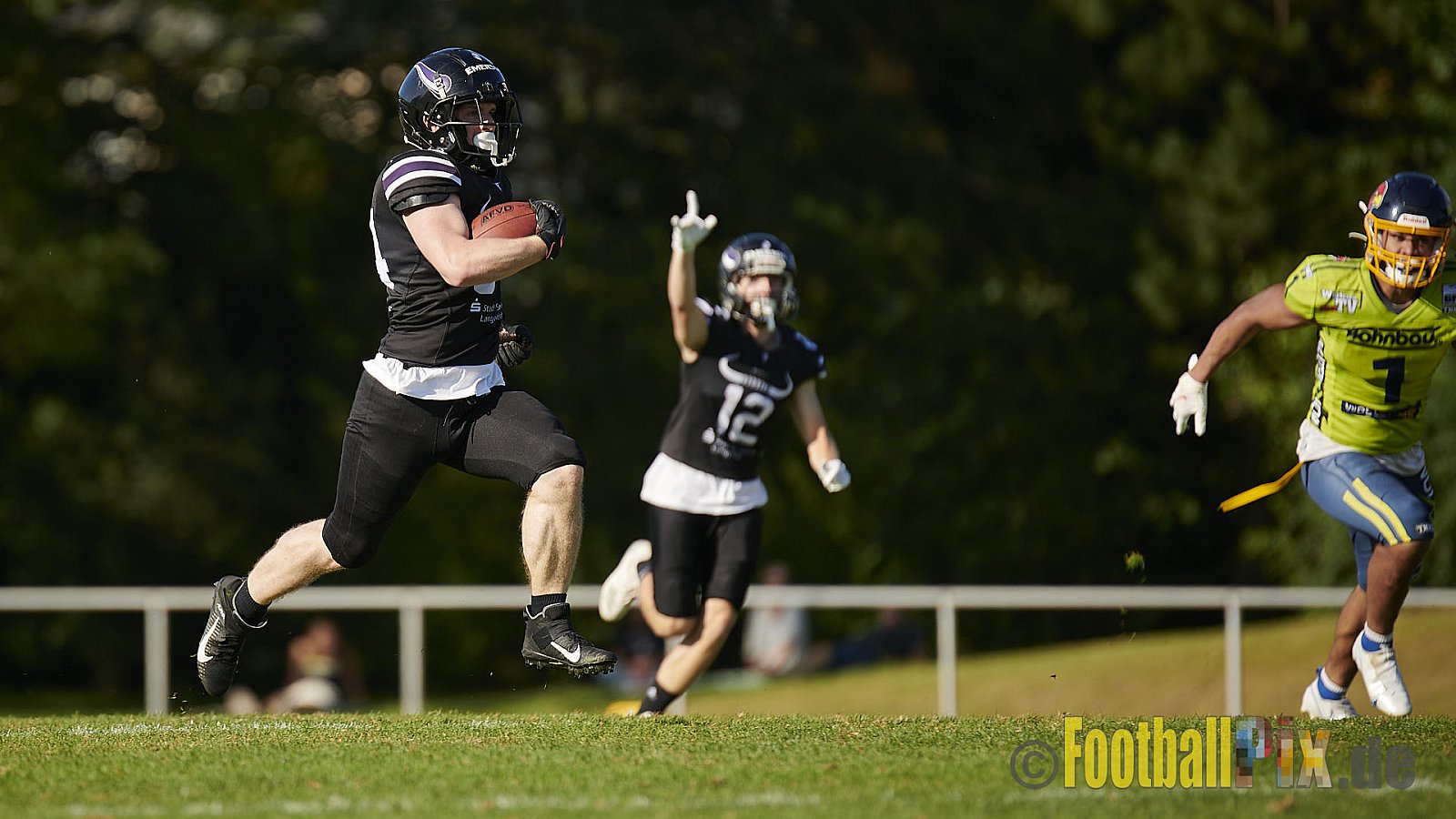 GFL2 Season 2021 Langenfeld Longhorns vs. Assindia Cardinals am 14.08.2021 im Jahnstadion, Jahnstr.4, 40764 Langenfeld. Punkte Endstand 42 : 12 (2:6/14:0/13:6/13:0)
[Bildnummer: 2021-08-14_0389] - LangenfeldLonghornsVsAssindiaCardinals