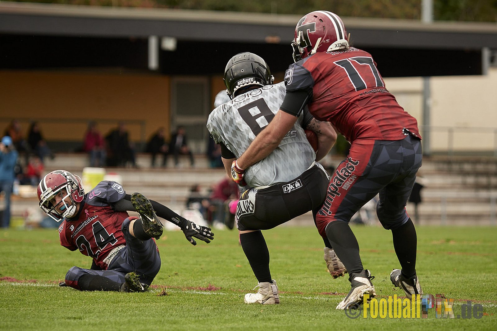 AFCV NRW Verbandsliga Season 2021 Iserlohn Titans vs. Minden Wolves am 16.10.2021 im Hermberg Statdion Süd, Immermannstraße, 58636 Iserlohn, Punkte Endstand 9 : 16.
[Bildnummer: 2021-10-16_0133] - IserlohnTitansVsMindenWolves