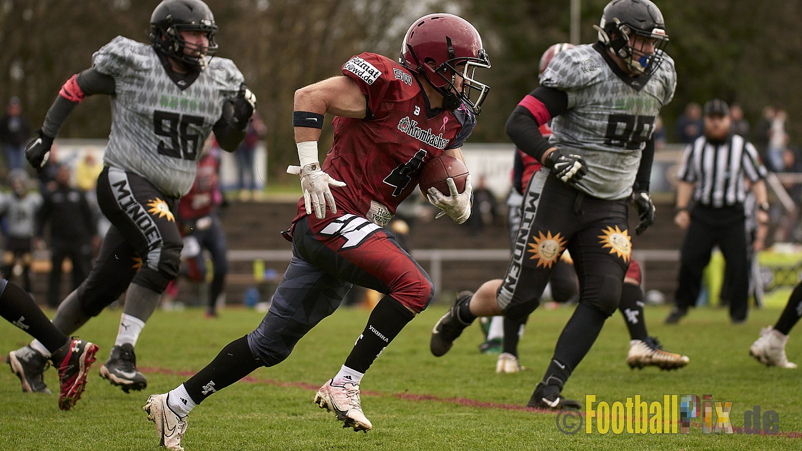 AFCV NRW Verbandsliga Season 2021 Iserlohn Titans vs. Minden Wolves am 16.10.2021 im Hermberg Statdion Süd, Immermannstraße, 58636 Iserlohn, Punkte Endstand 9 : 16.
[Bildnummer: 2021-10-16_0204] - IserlohnTitansVsMindenWolves