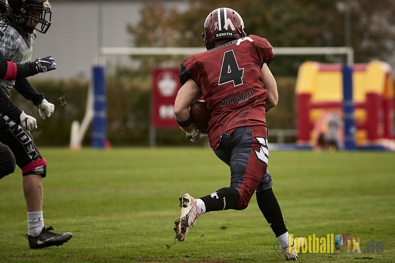 AFCV NRW Verbandsliga Season 2021 Iserlohn Titans vs. Minden Wolves am 16.10.2021 im Hermberg Statdion Süd, Immermannstraße, 58636 Iserlohn, Punkte Endstand 9 : 16.
[Bildnummer: 2021-10-16_0209] - IserlohnTitansVsMindenWolves