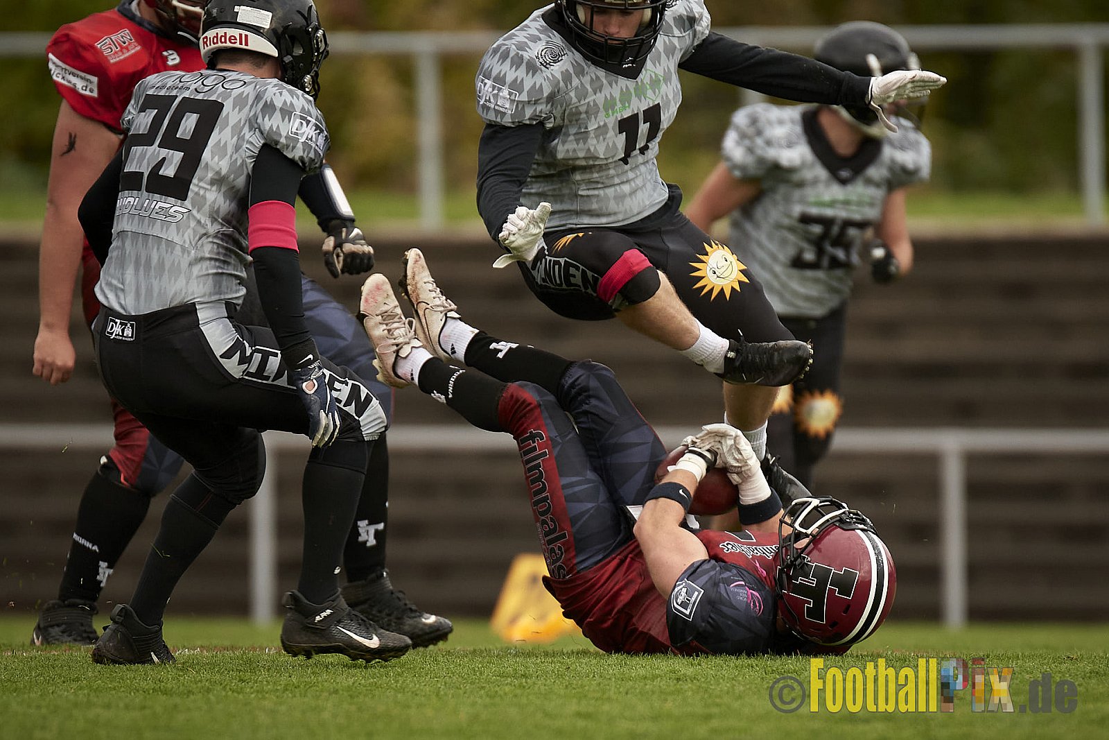 AFCV NRW Verbandsliga Season 2021 Iserlohn Titans vs. Minden Wolves am 16.10.2021 im Hermberg Statdion Süd, Immermannstraße, 58636 Iserlohn, Punkte Endstand 9 : 16.
[Bildnummer: 2021-10-16_0221] - IserlohnTitansVsMindenWolves