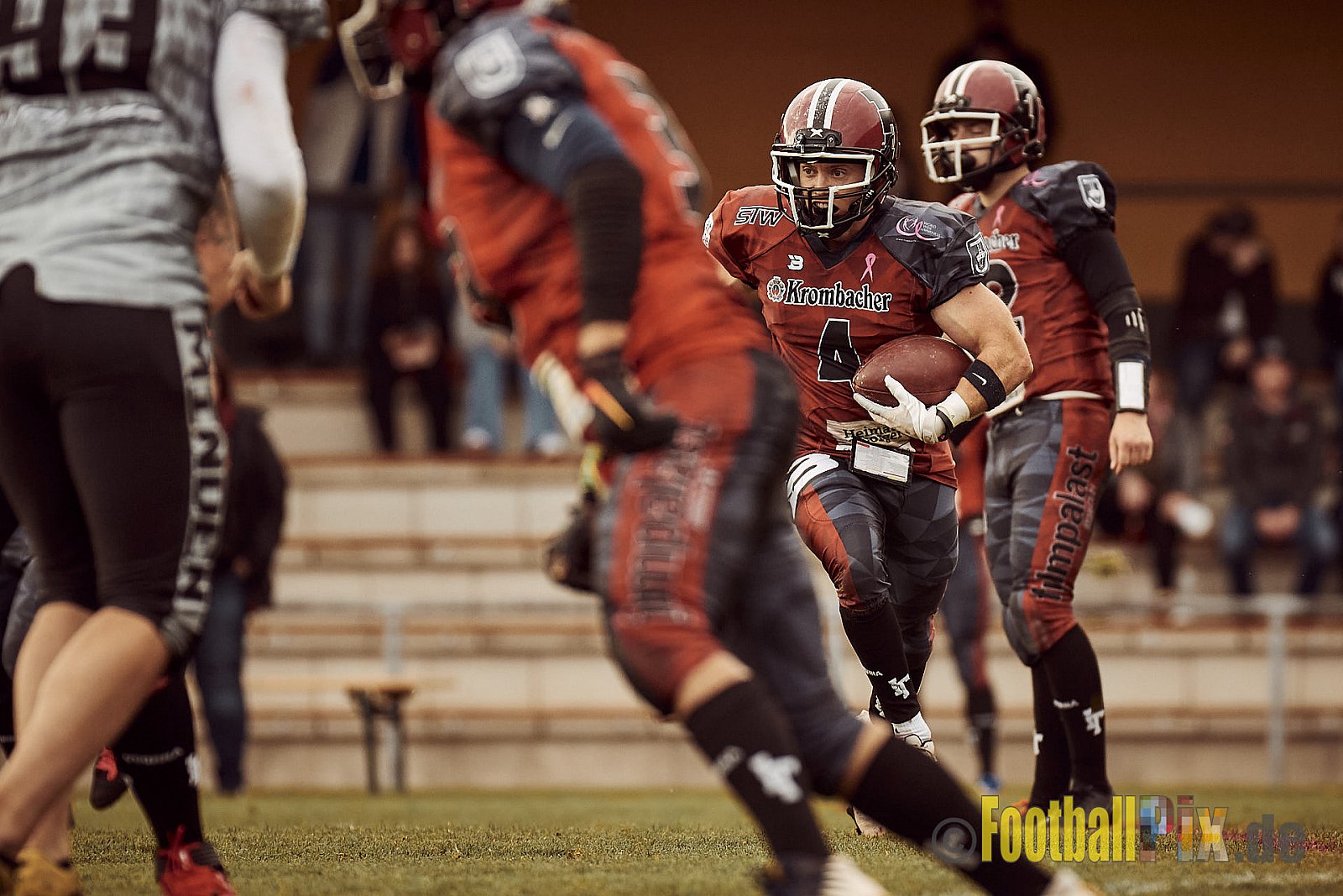 AFCV NRW Verbandsliga Season 2021 Iserlohn Titans vs. Minden Wolves am 16.10.2021 im Hermberg Statdion Süd, Immermannstraße, 58636 Iserlohn, Punkte Endstand 9 : 16.
[Bildnummer: 2021-10-16_0223] - IserlohnTitansVsMindenWolves